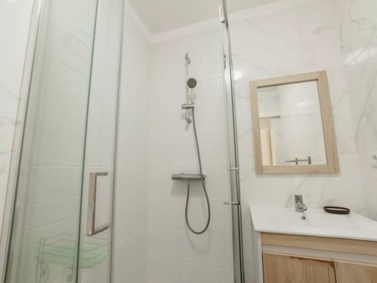 ESPINHO SEAWALK AND SEAVIEW by VACATIONY - Inside