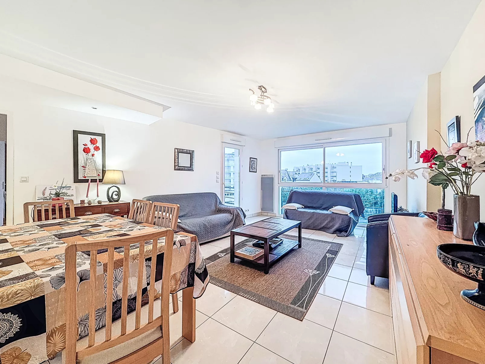 Stella Maris - Inside