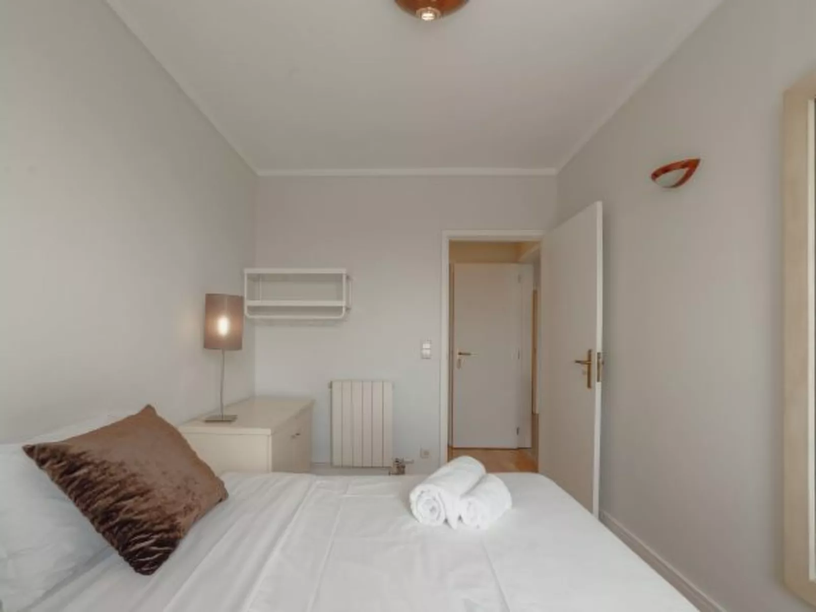 DOWNTOWN GRAND TOWER VIEW by VACATIONY - Inside