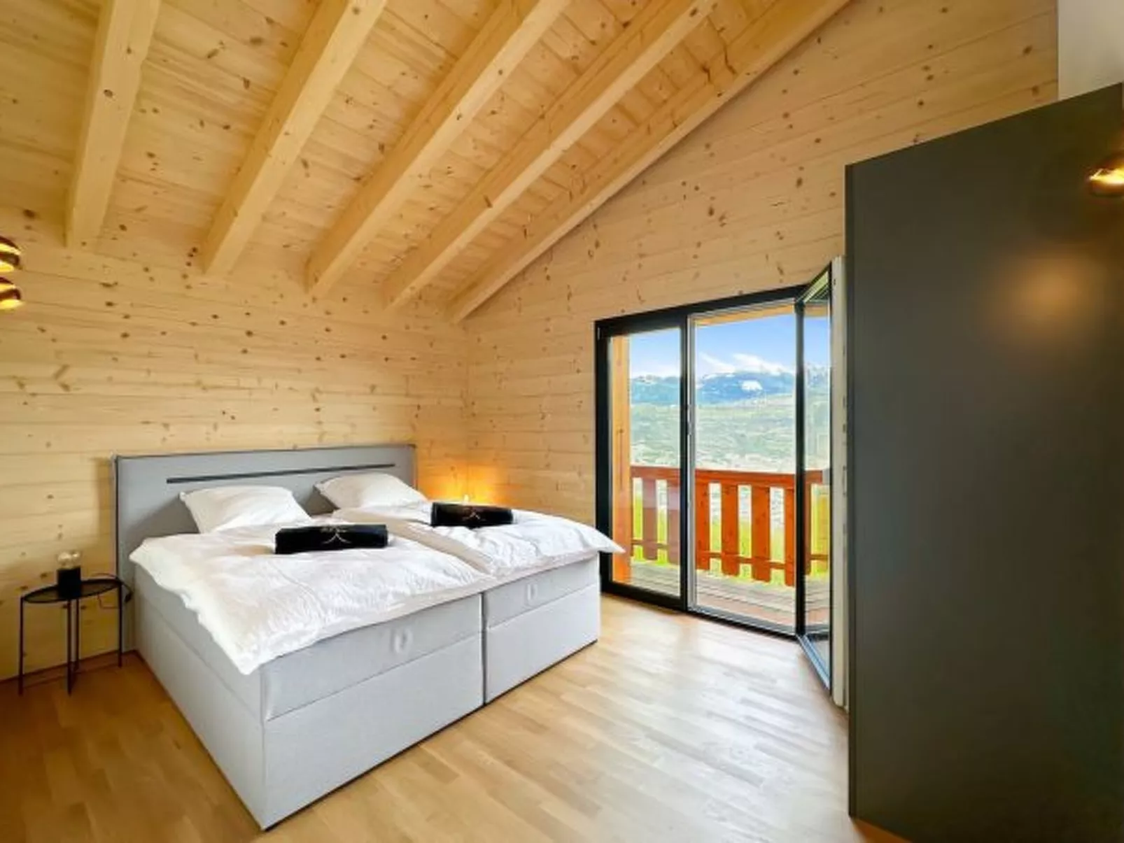 My Mountain Paradise in the Swiss Alps - Drinnen