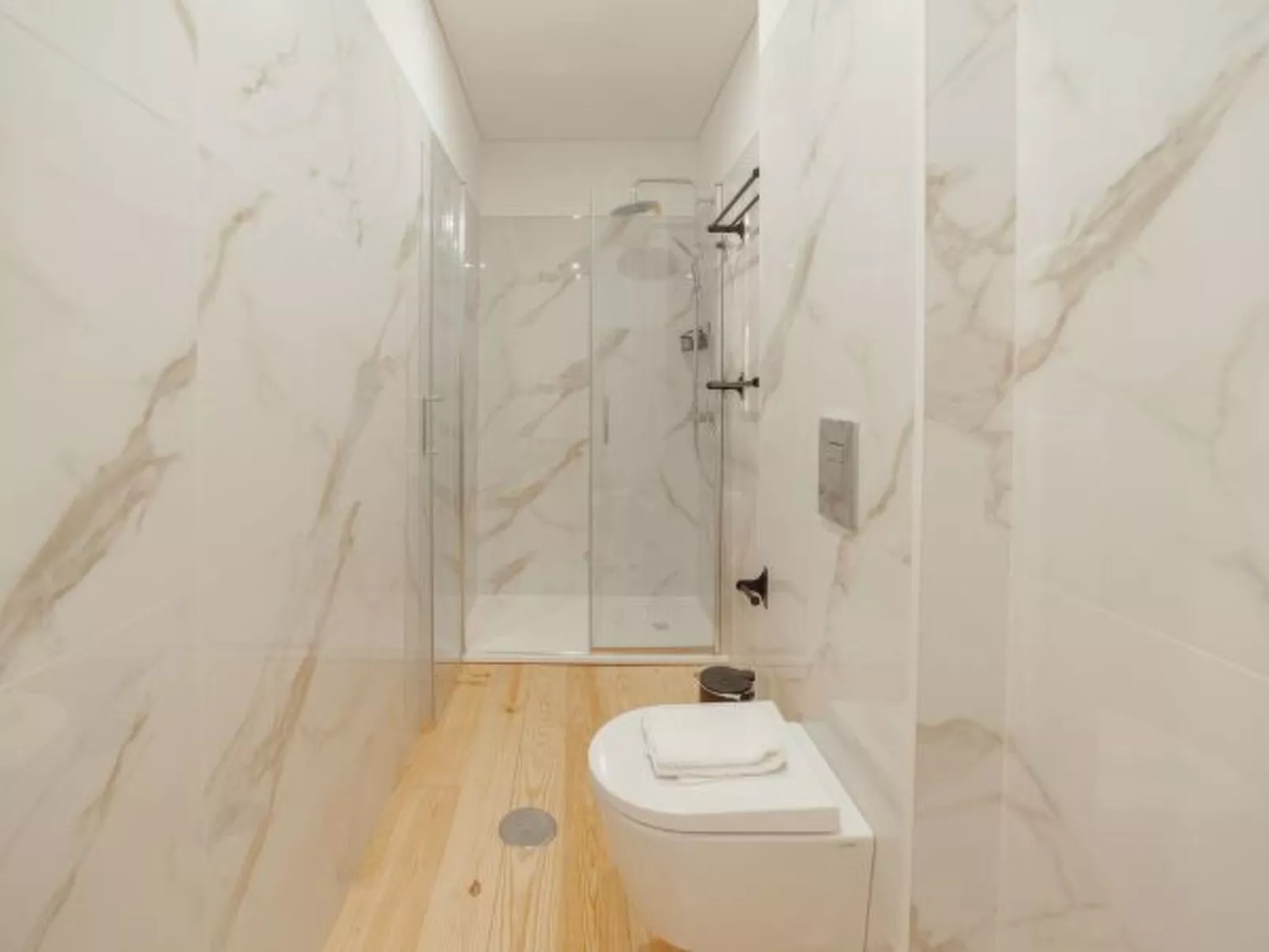 HEART OF PORTO APARTMENT D by VACATIONY - Inside