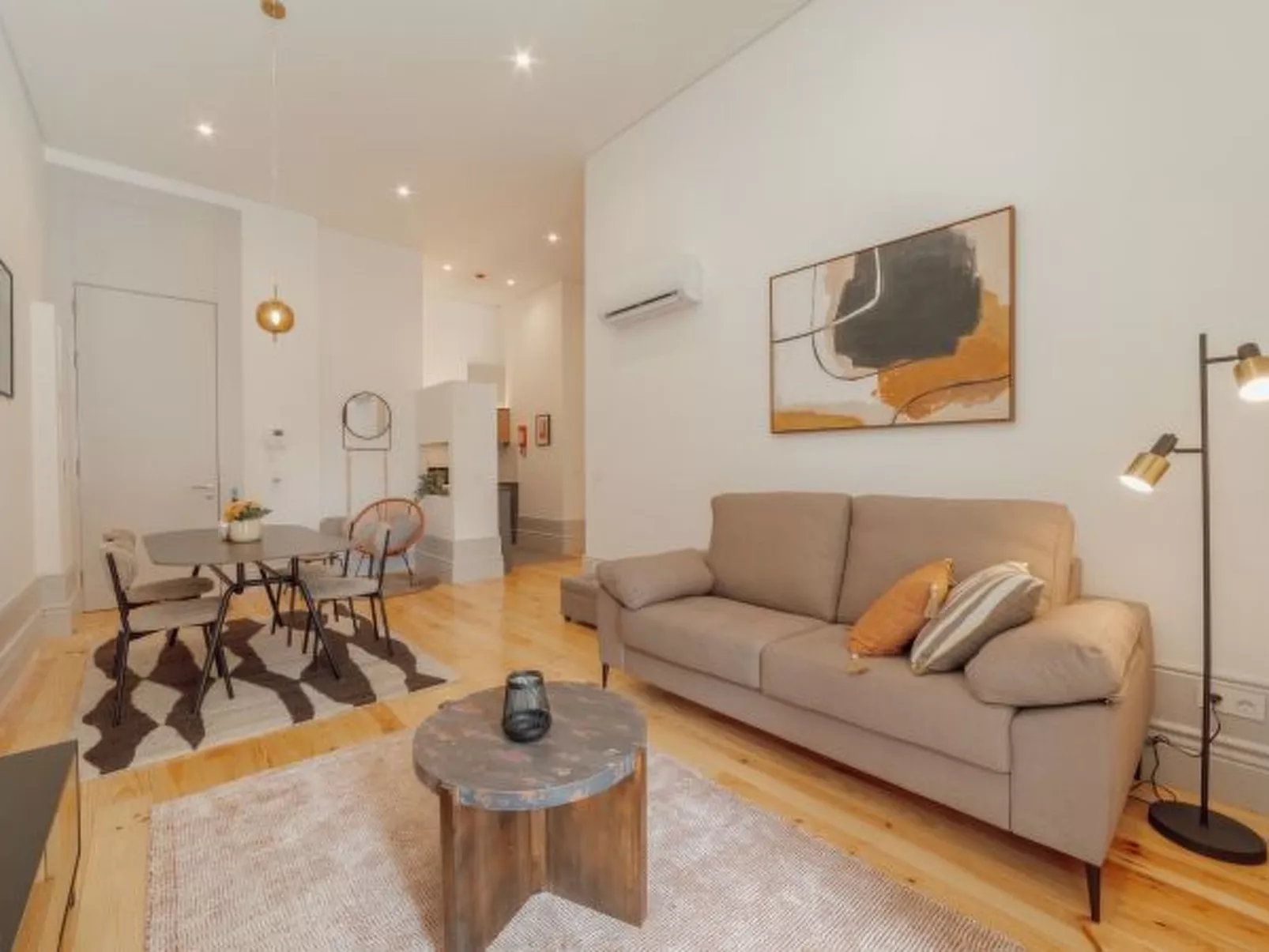 HEART OF PORTO APARTMENT B TERRACE by VACATIONY - Dedans