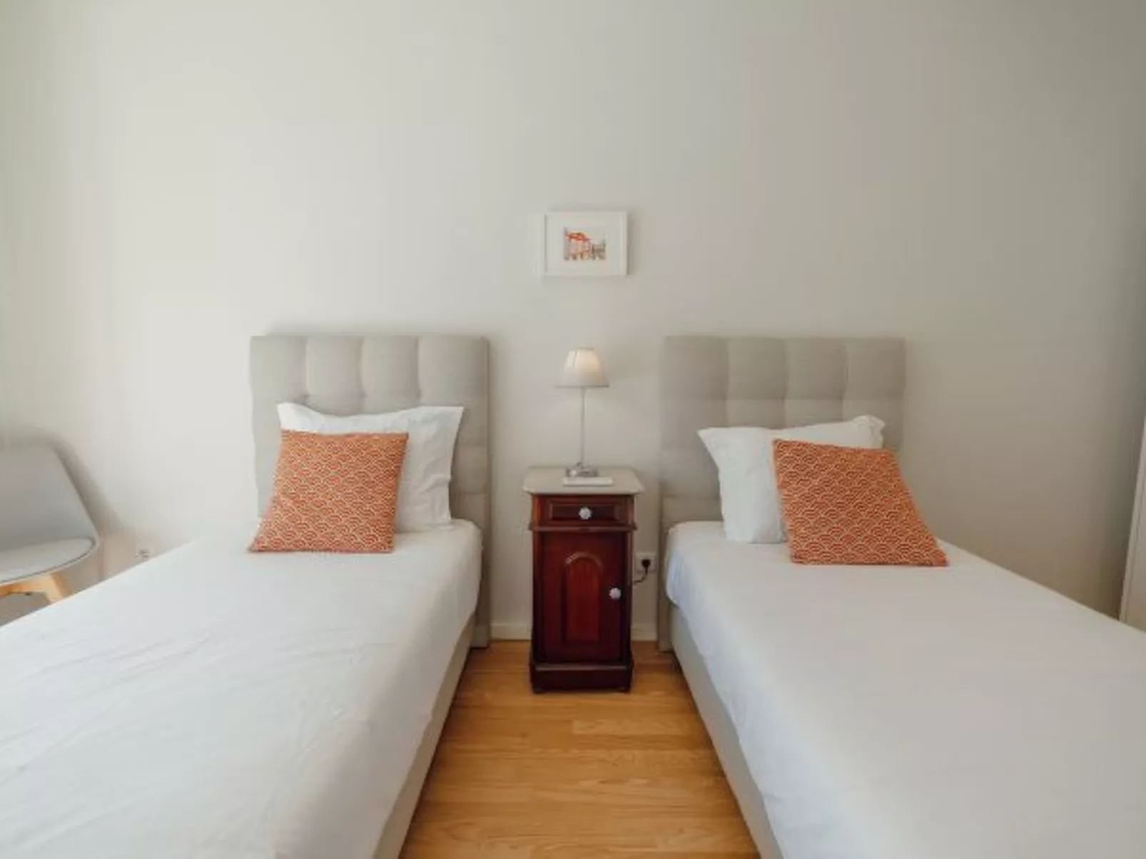 DOWNTOWN DESIGN WITH BALCONY by VACATIONY - Inside