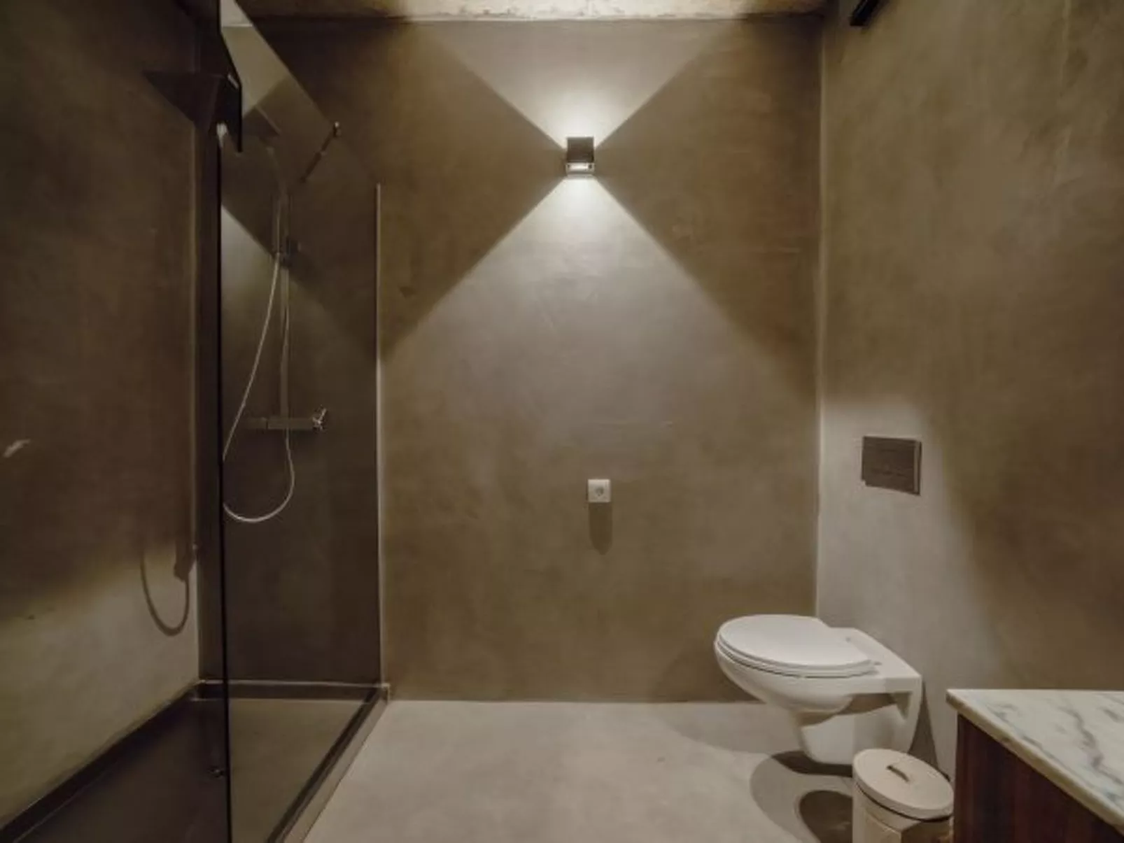 CITY CENTER PREMIUM with GARAGE by VACATIONY - Inside