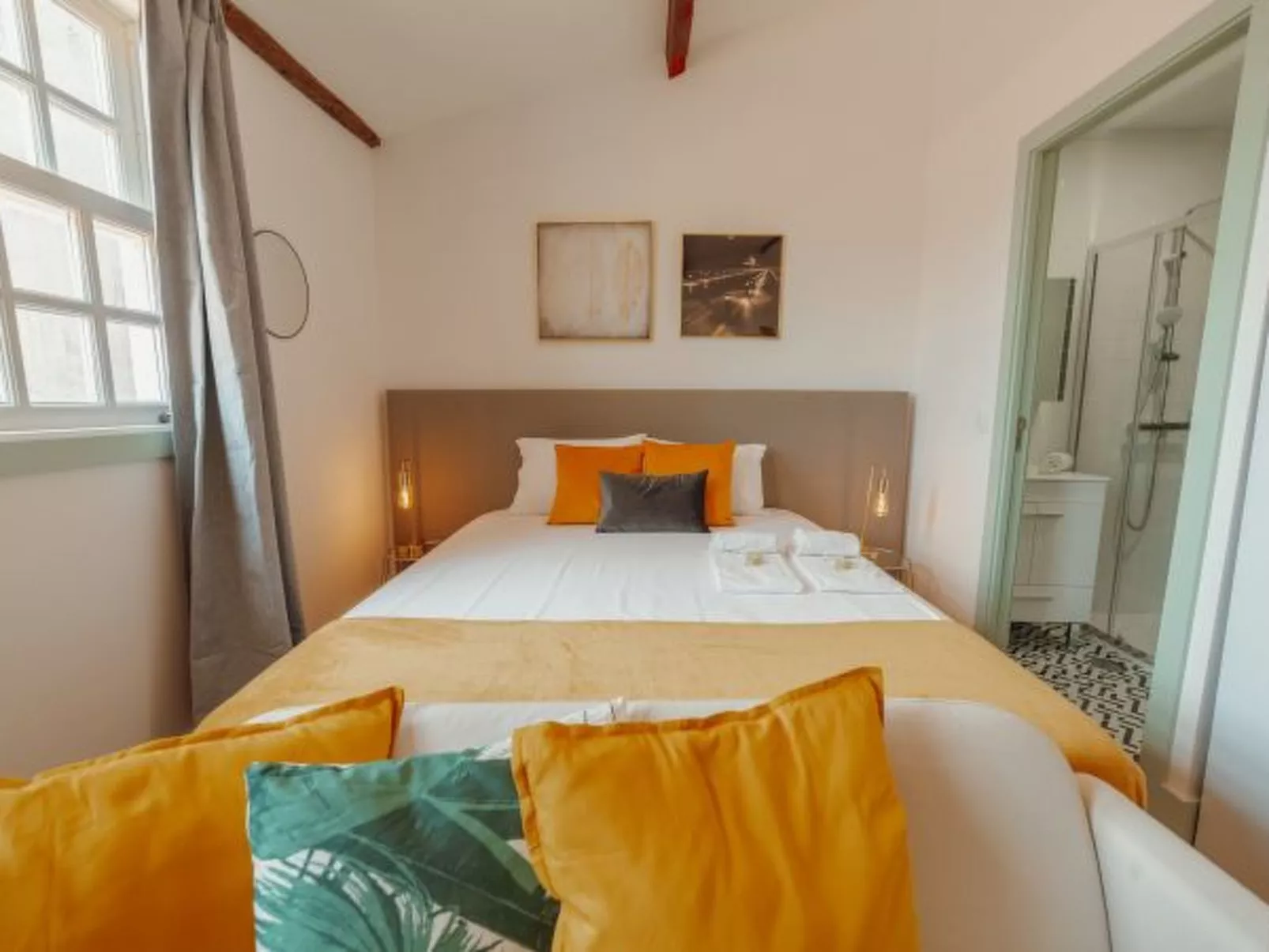 DOWNTOWN SUITE G by VACATIONY - Inside