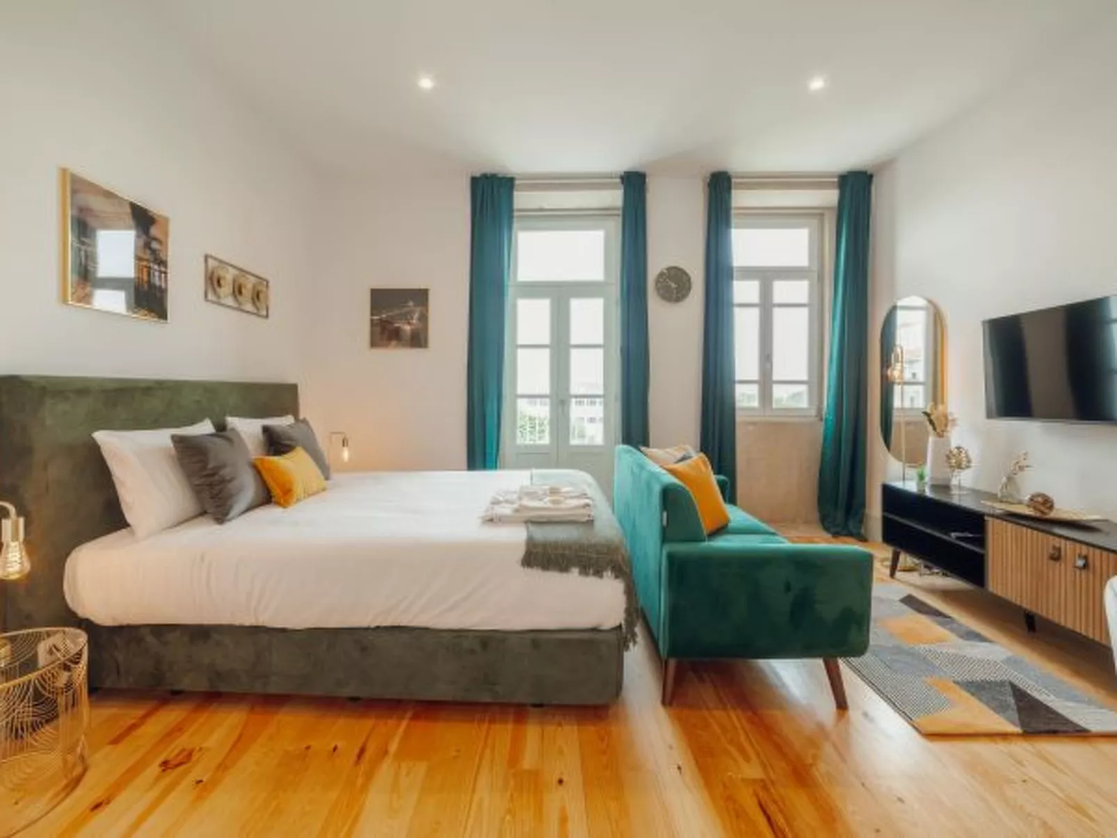 DOWNTOWN SUITE B by VACATIONY - Inside