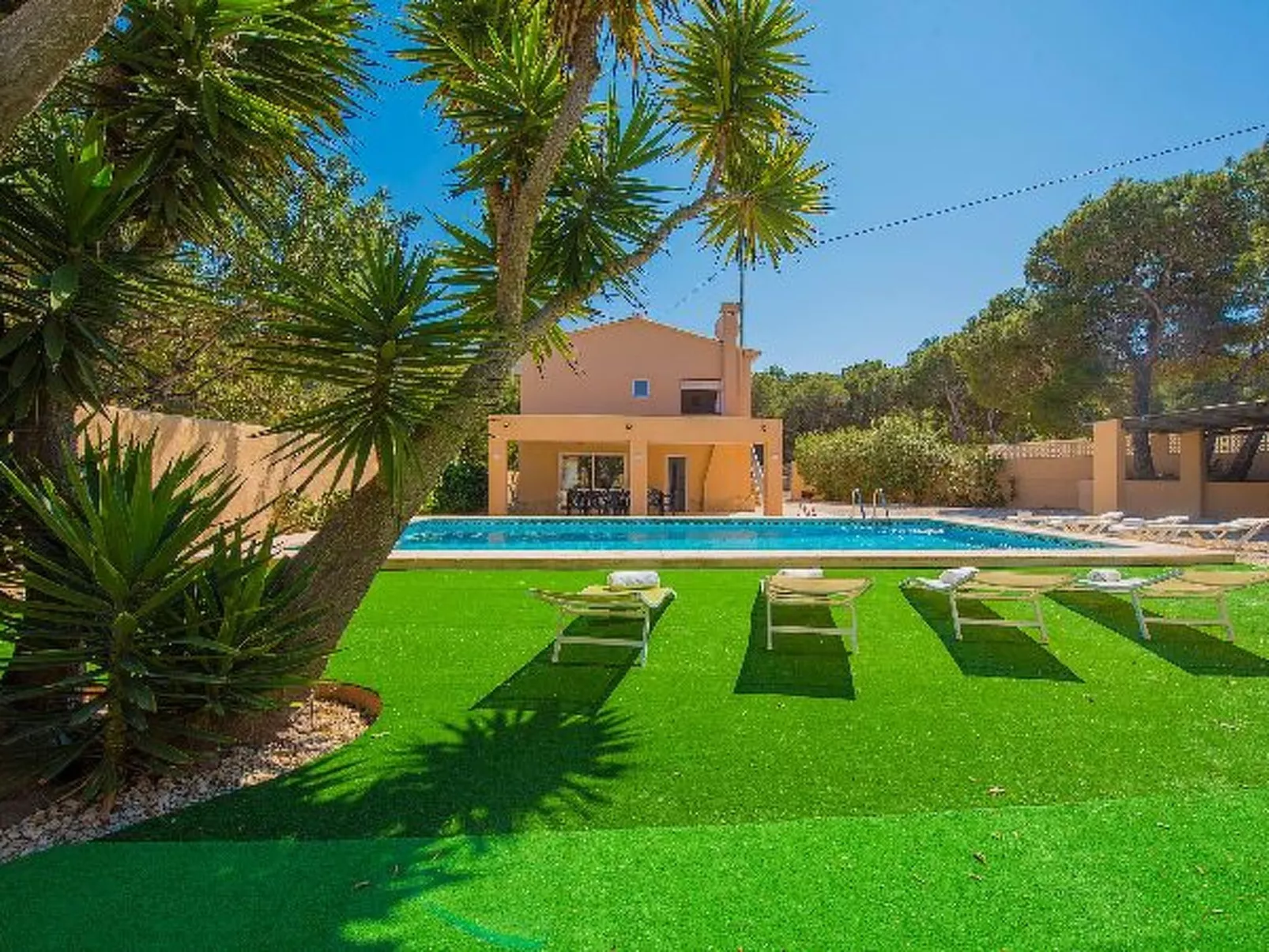 Villa Bernia - PlusHolidays - Image-tags.info