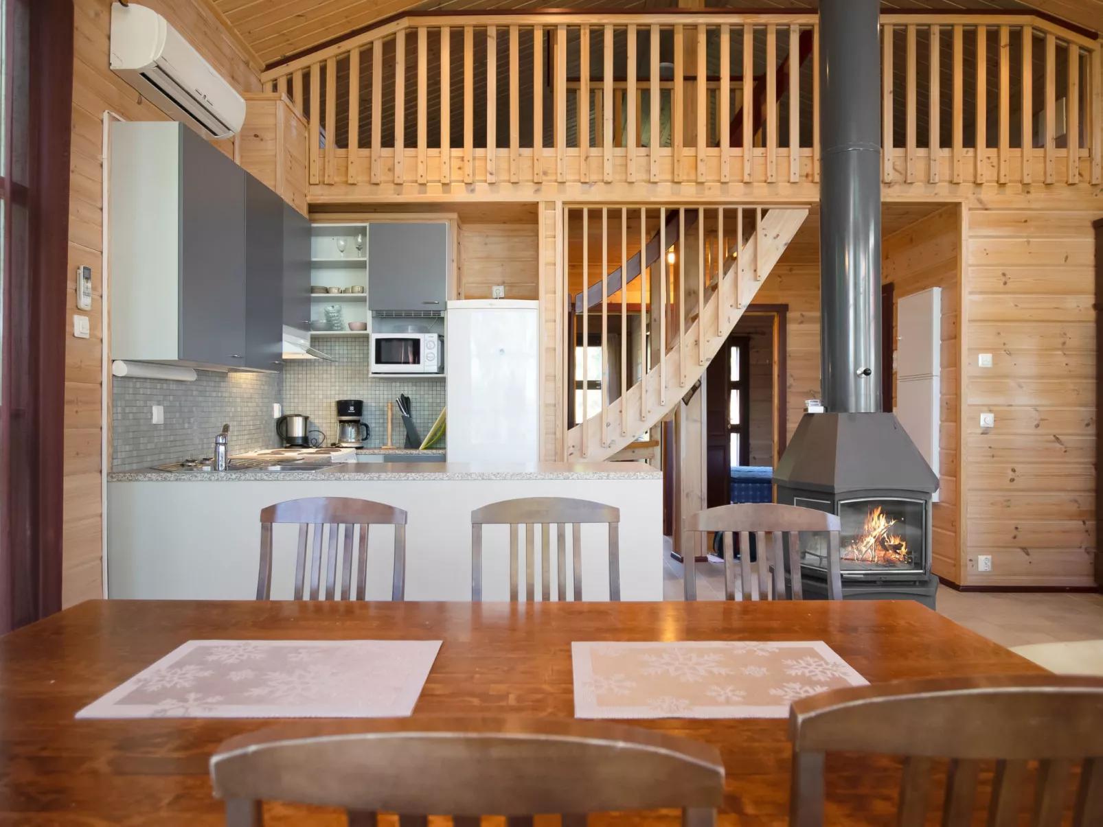 Tiirinniemi 27 a - Inside