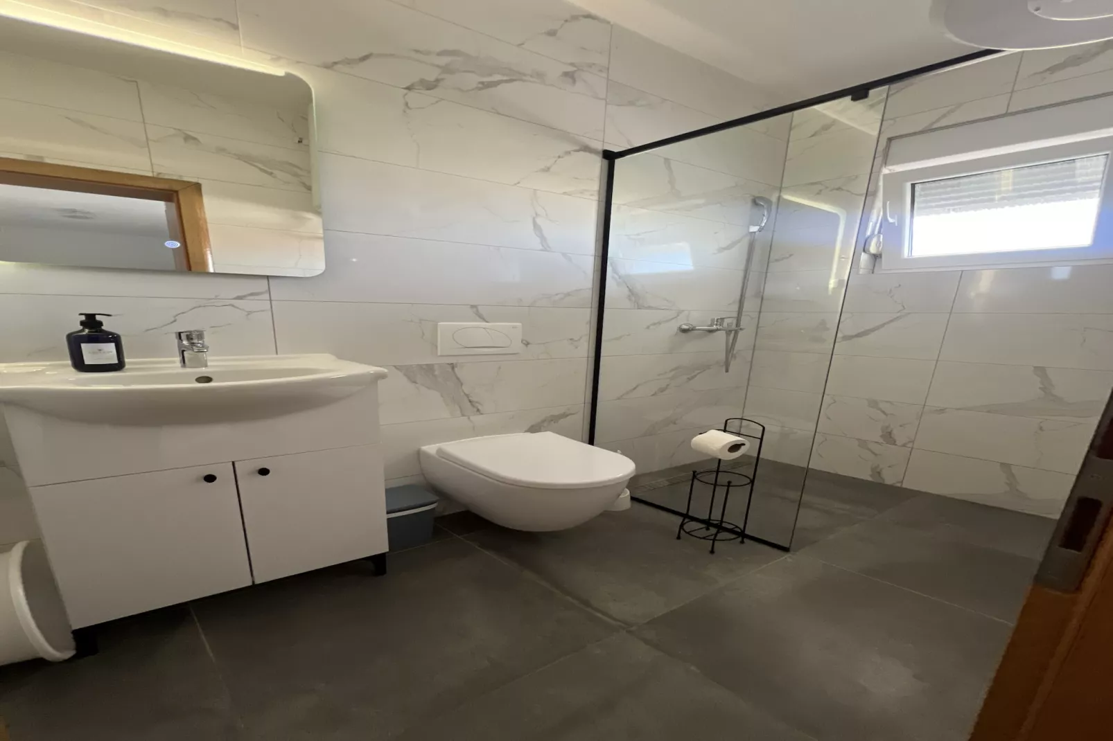 Apartment Lavaran 4 - Bathroom