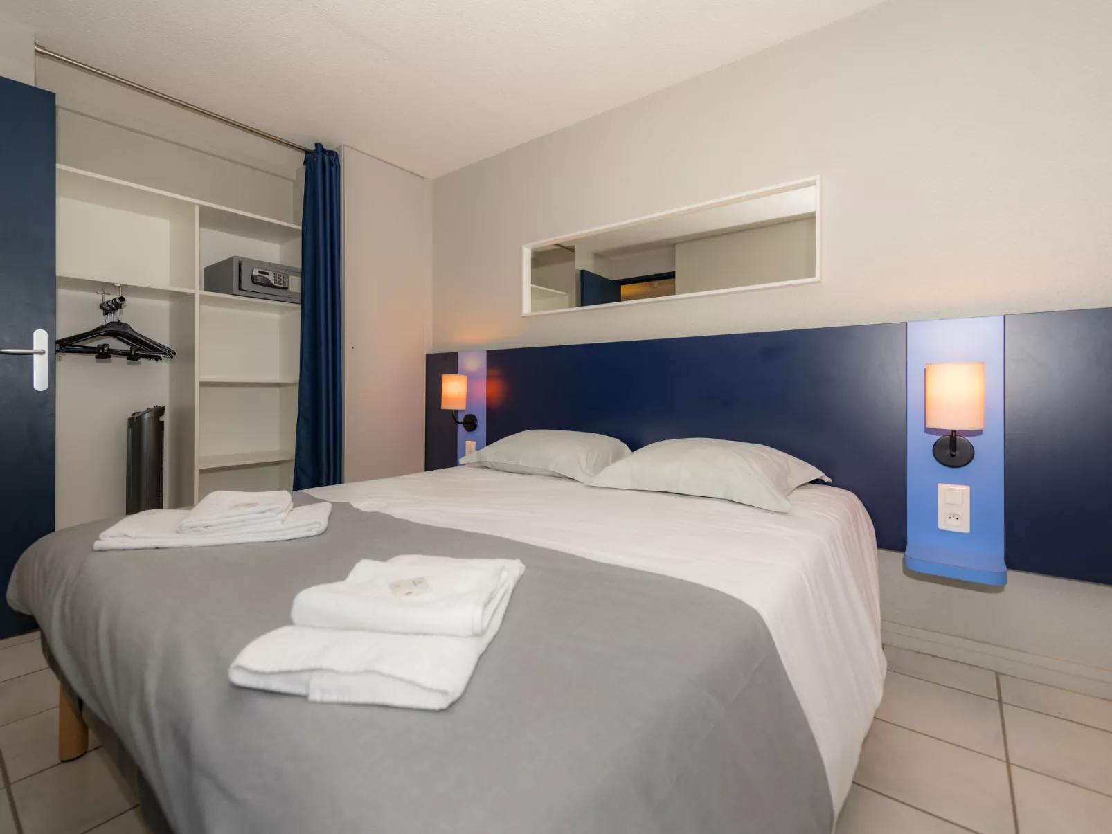 Lou Castel - Drinnen