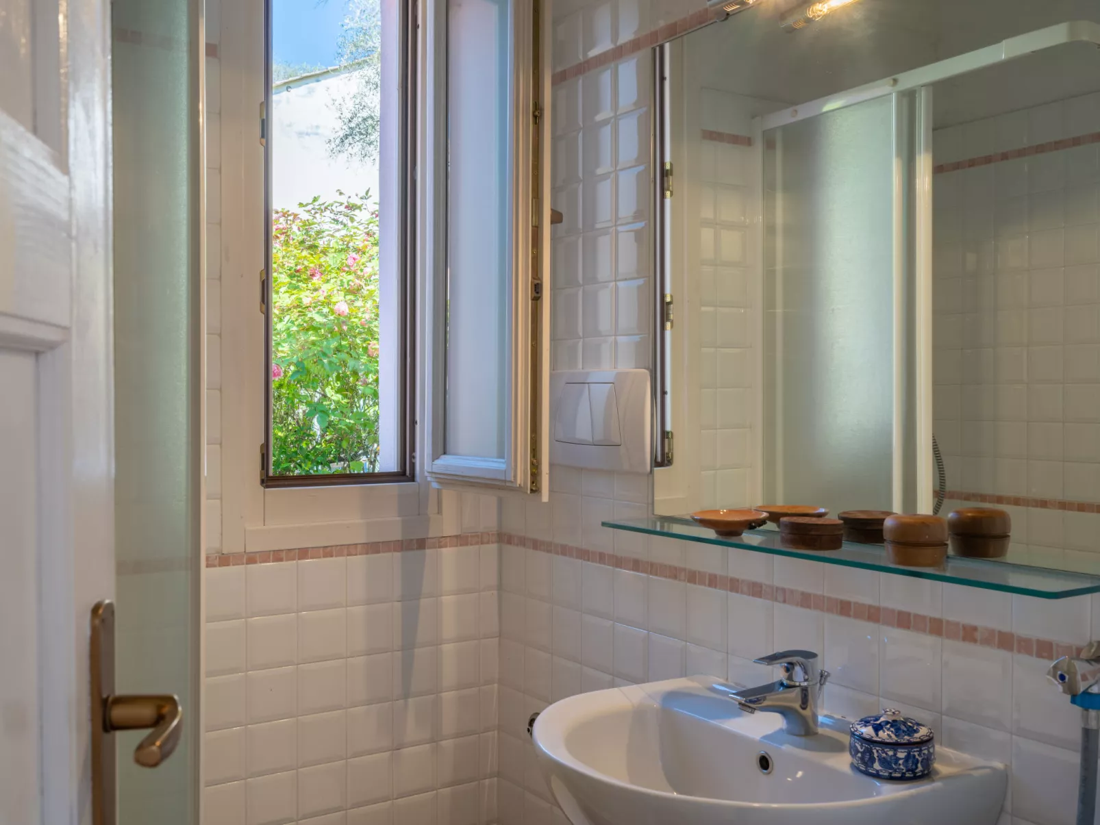 Costanza (PRE130) - Inside