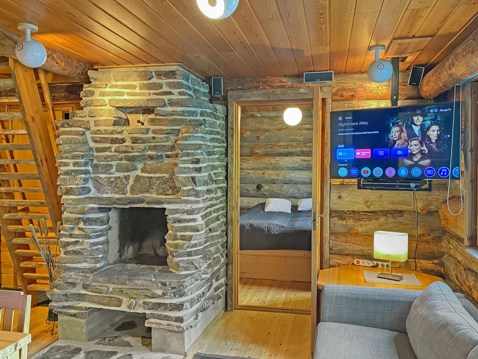 Kuusi-ruka 6 - Inside