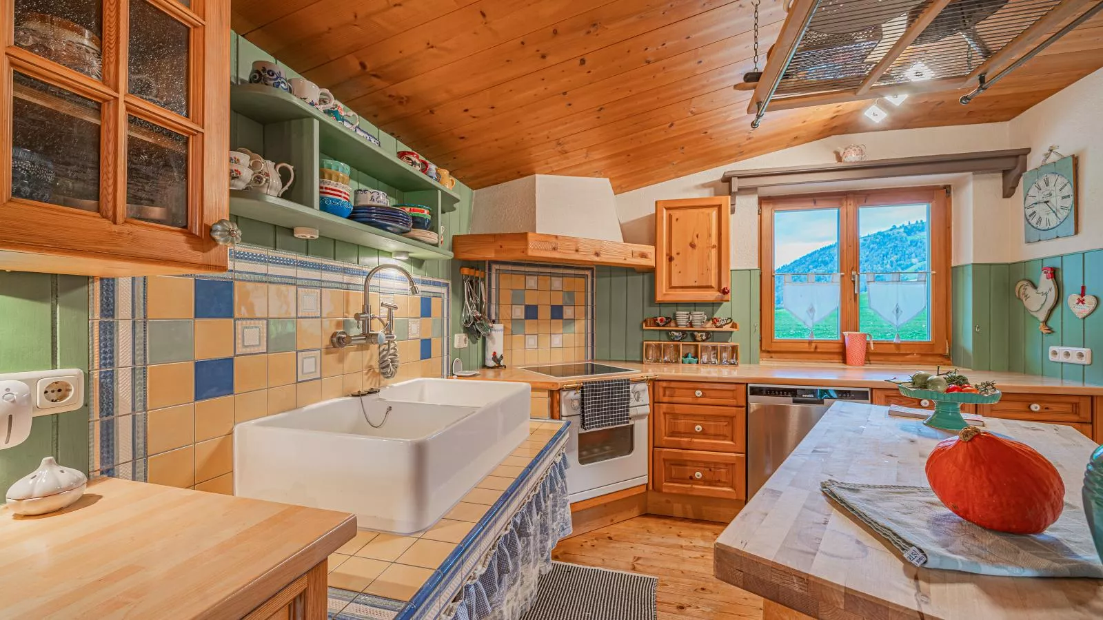 Panoramahaus Itter-Kitchen