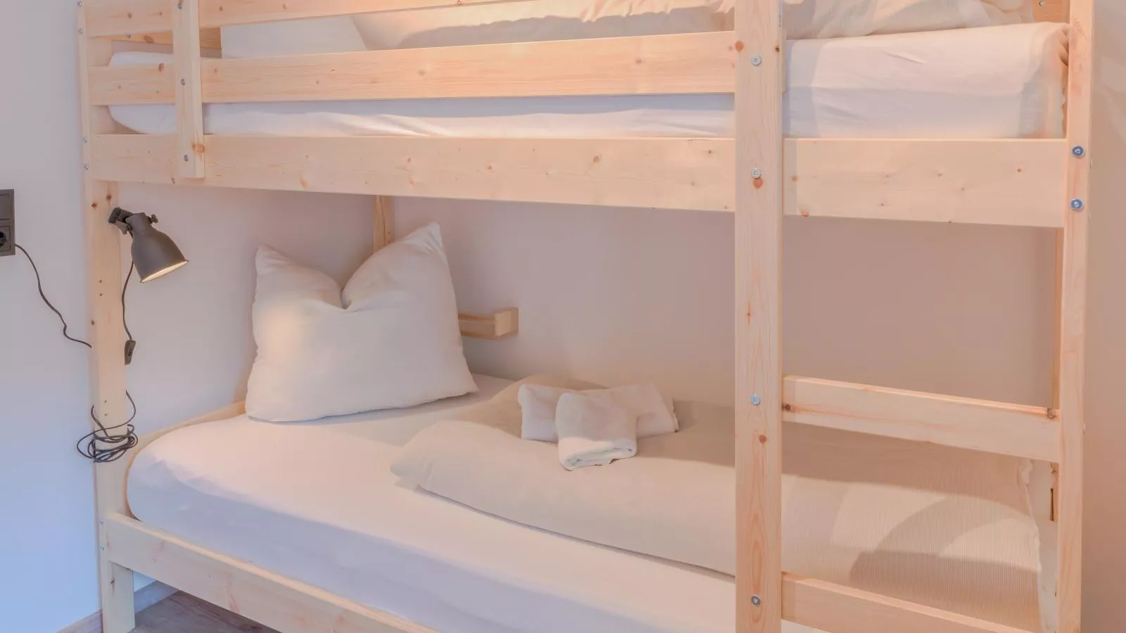 Tirolee Marchegg EG-Bedroom