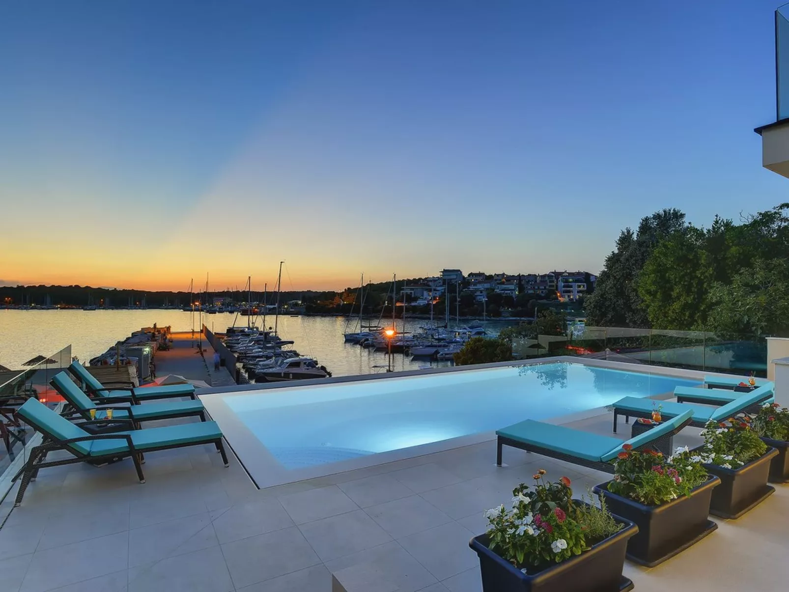 Villa Sail - Outside