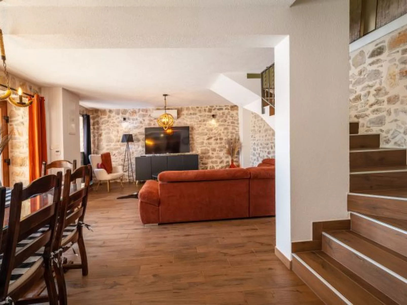 Villa Miandri with heated pool - Image-tags.info