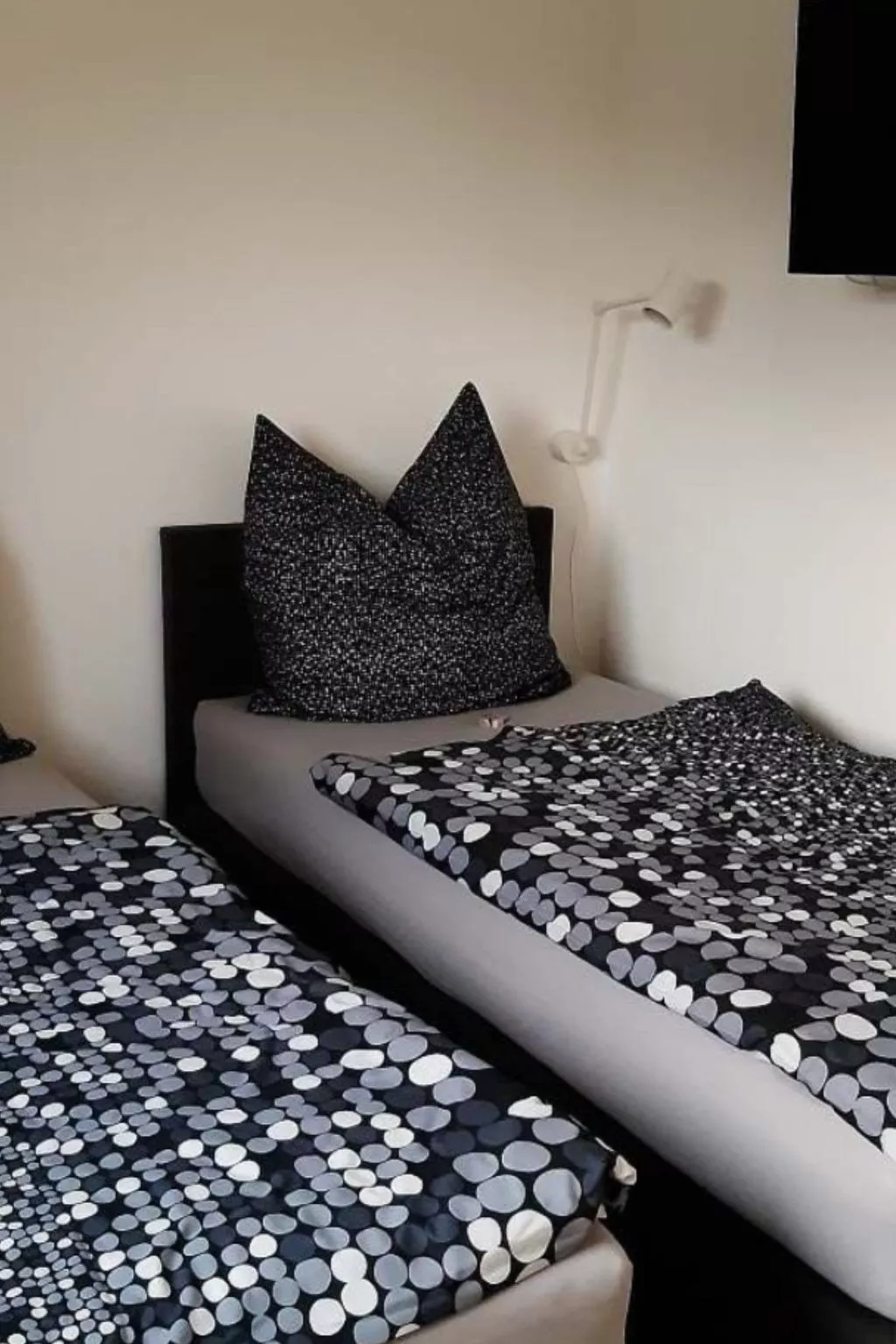 Gästezimmer mit Blick auf die Berge - Drinnen