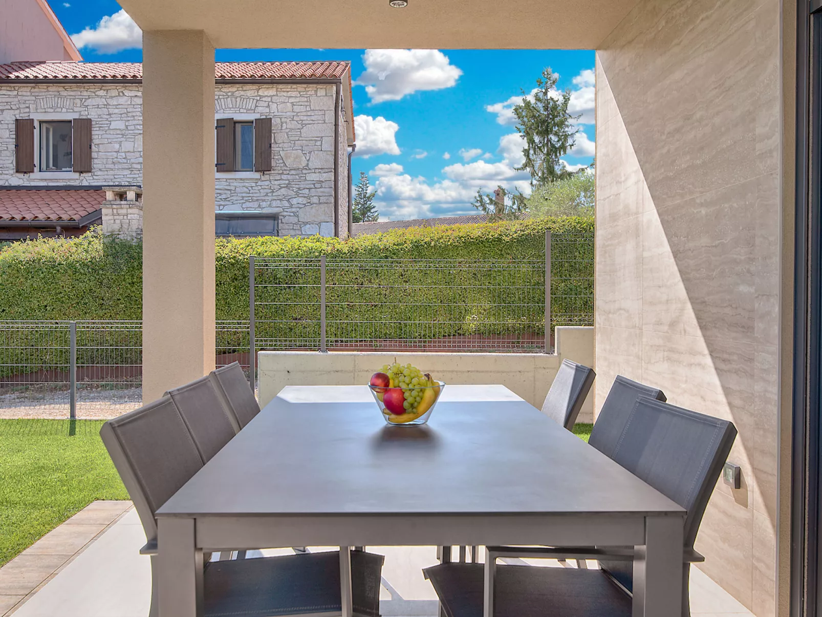 House 2406 - Image-tags.info