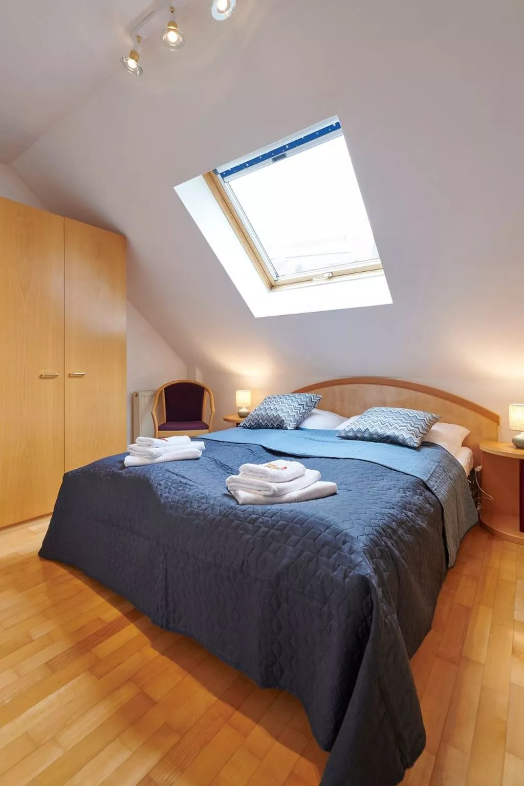 DAS BURGENNEST - Drinnen