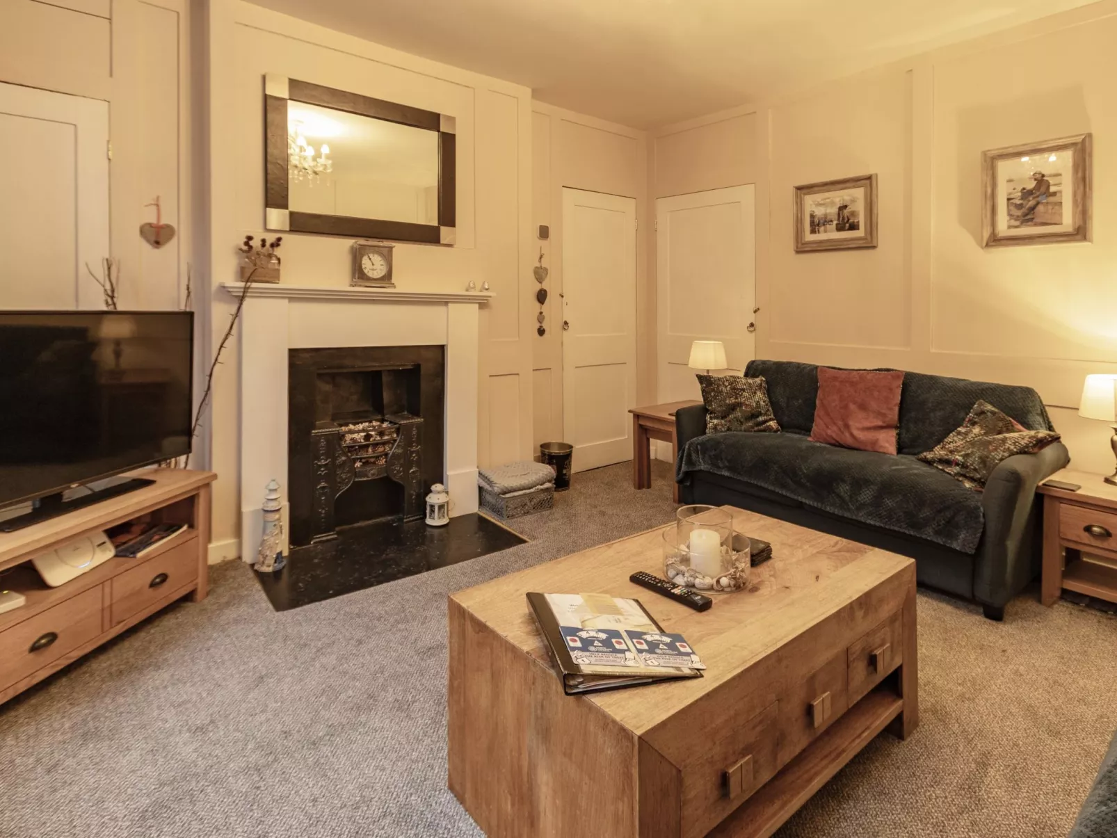 Robins Nest - Inside