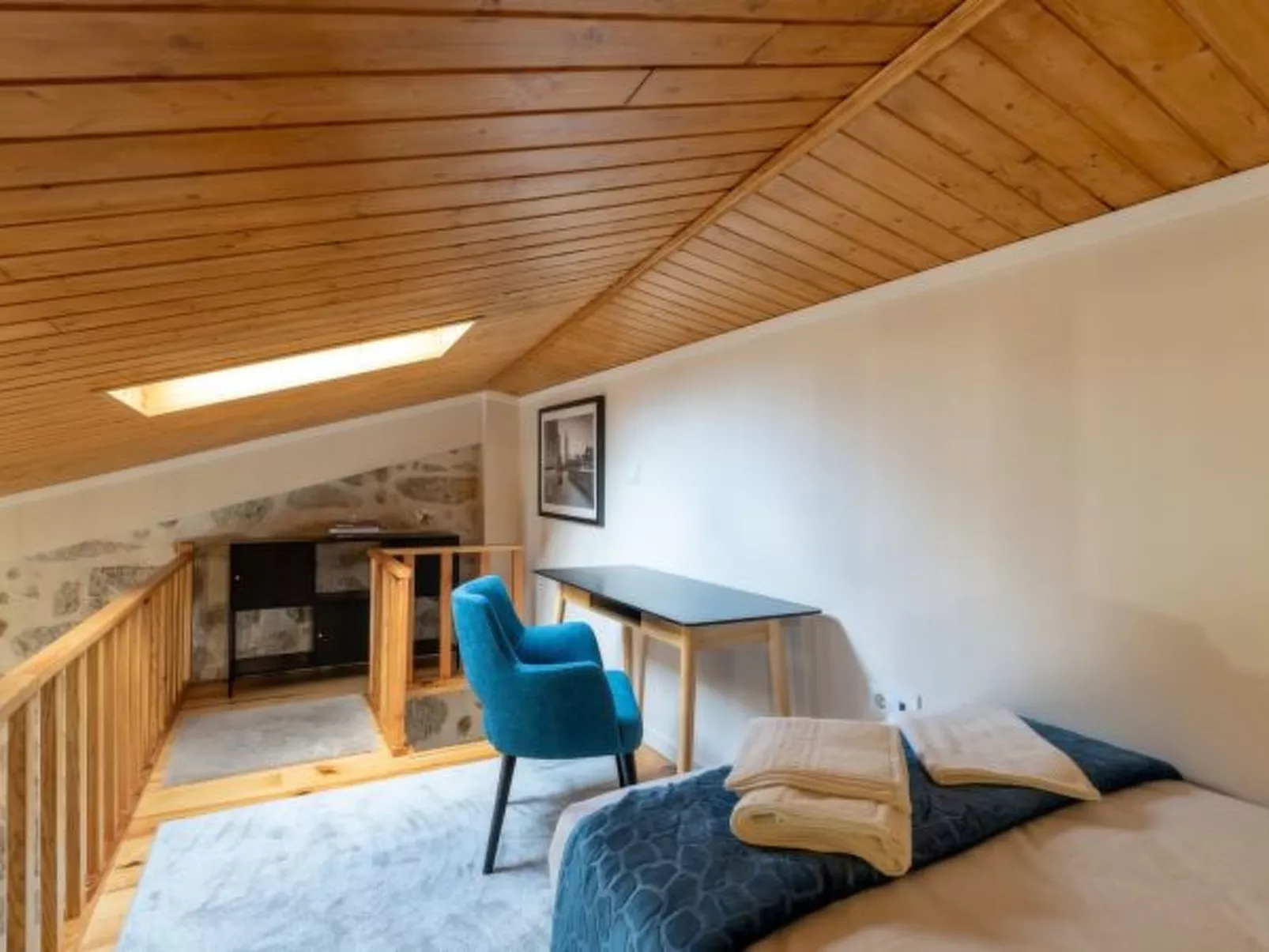 CITY CENTER COMFORT APARTMENT B by VACATIONY - Inside