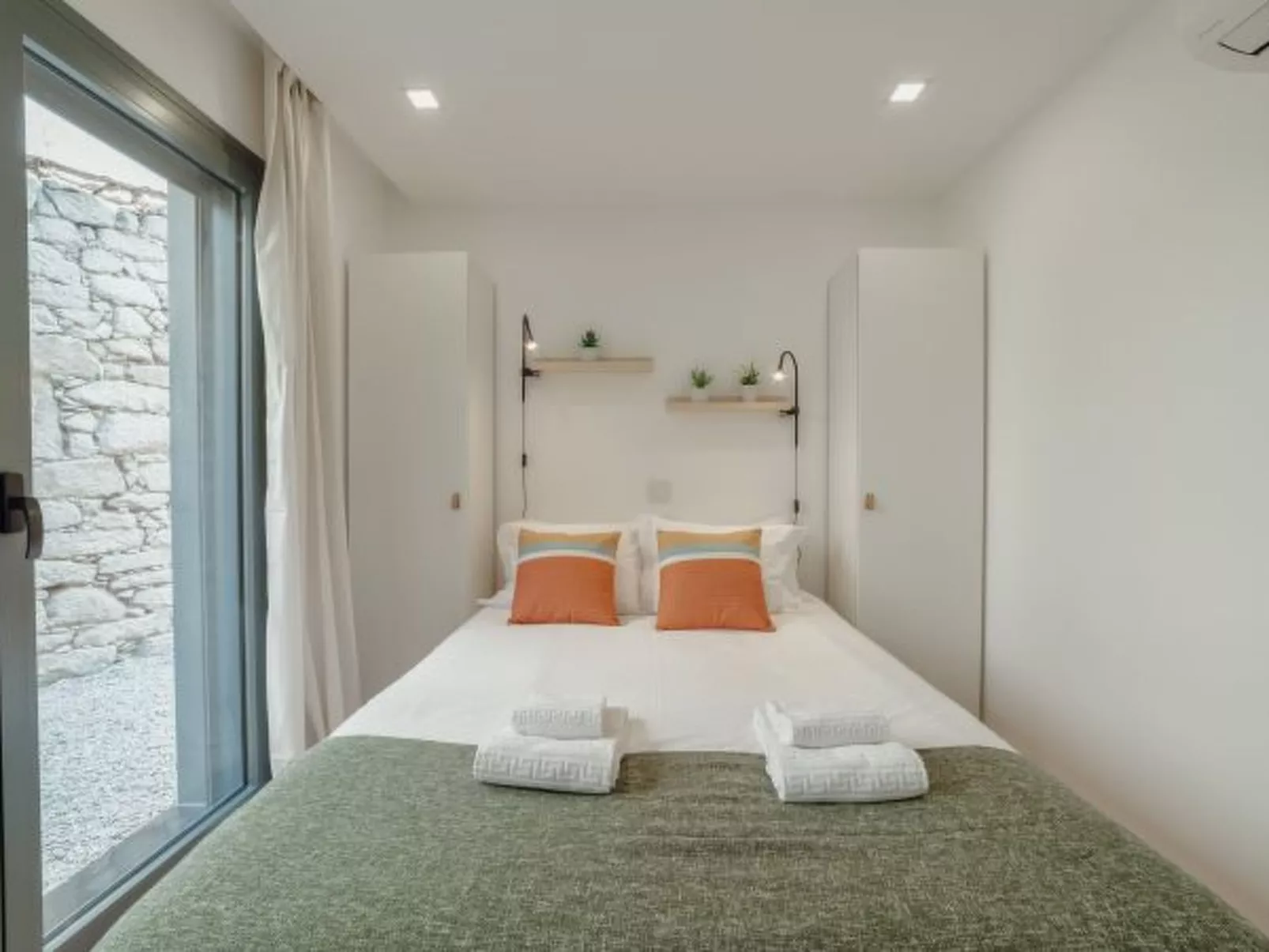 COURTYARD OPORTO DESIGN APARTMENT L WITH TERRACE - Inside