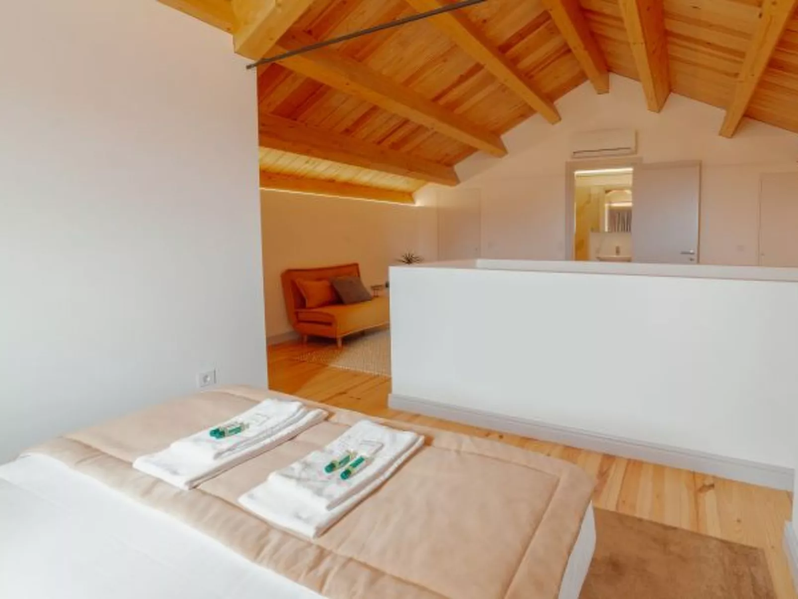 HEART OF PORTO APARTMENT F DUPLEX by VACATIONY - Inside