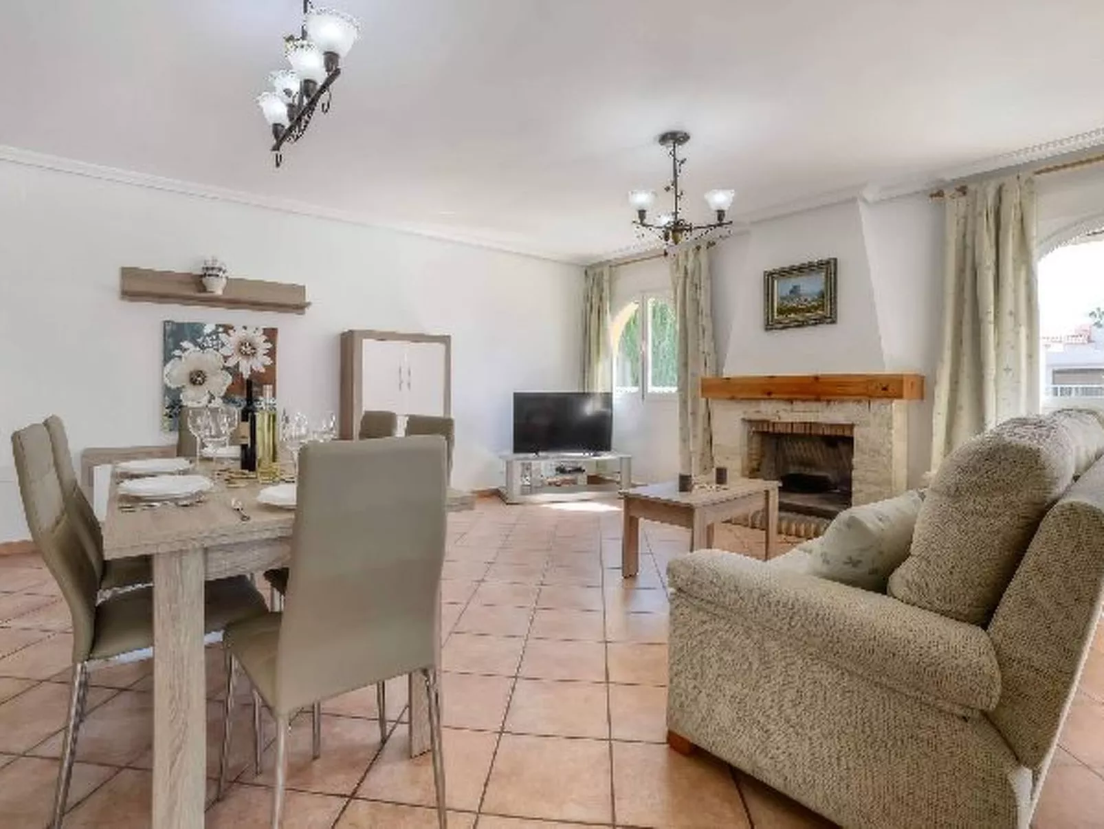 Villa Alaska - PlusHolidays - Image-tags.info