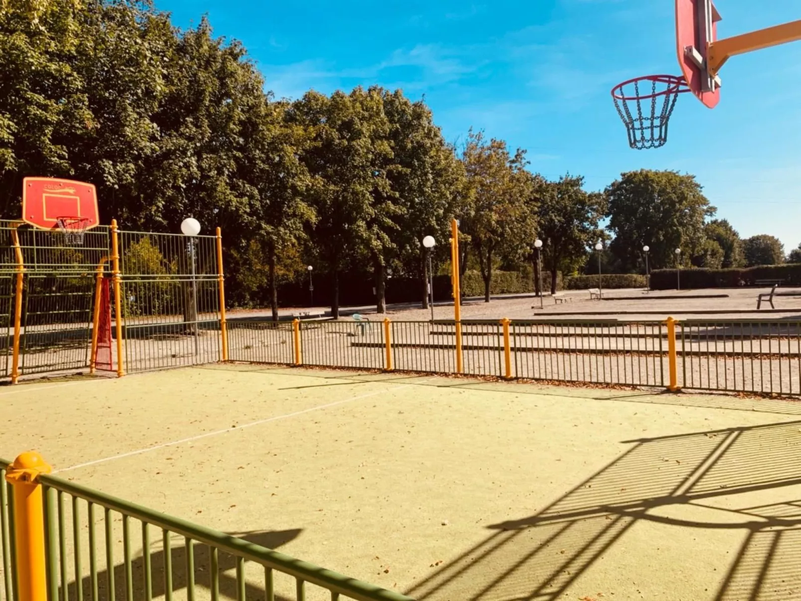 Smart Home Athen, Europapark, Rulantica ca. 15min - Image-tags.info