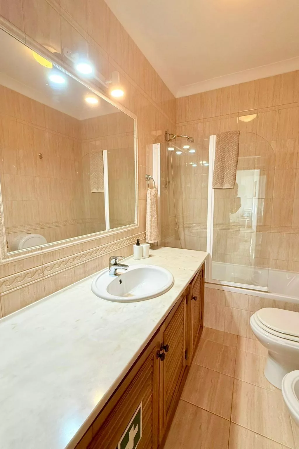 Mit beheiztem Pool - Inside