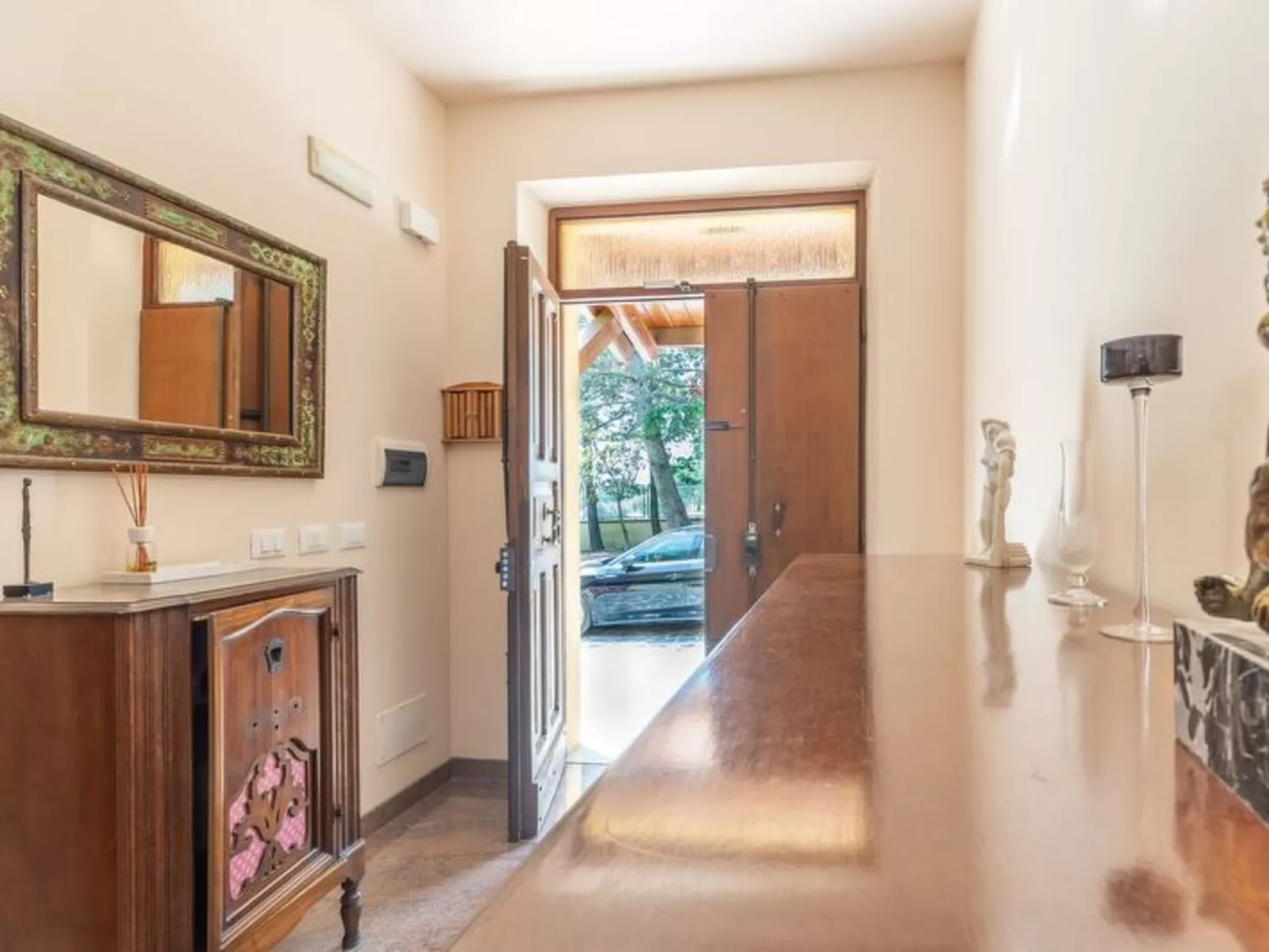 Sunrise Hill Holiday Home - Inside