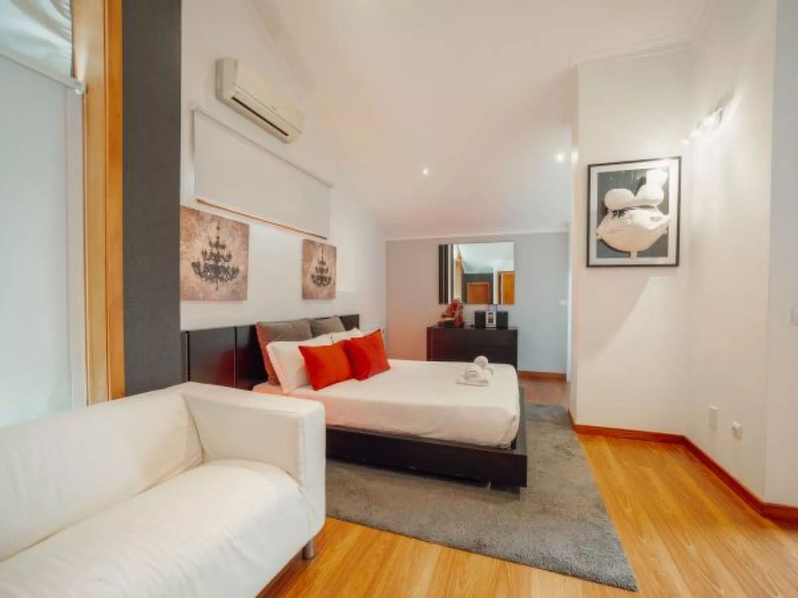 POOL & CINEMA VILLA by VACATIONY - Inside