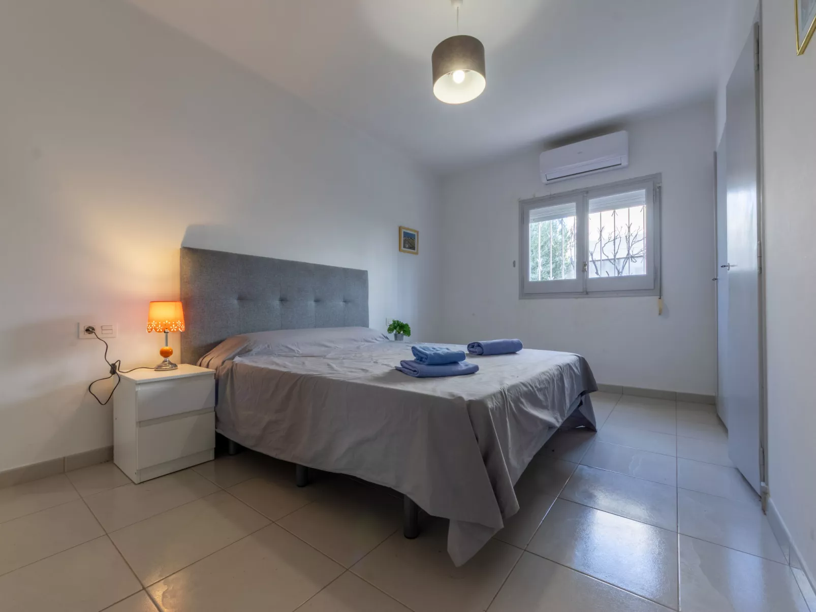 Higini Angles - Dedans