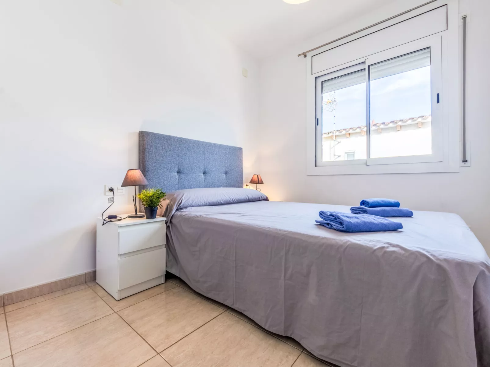 Higini Angles - Inside