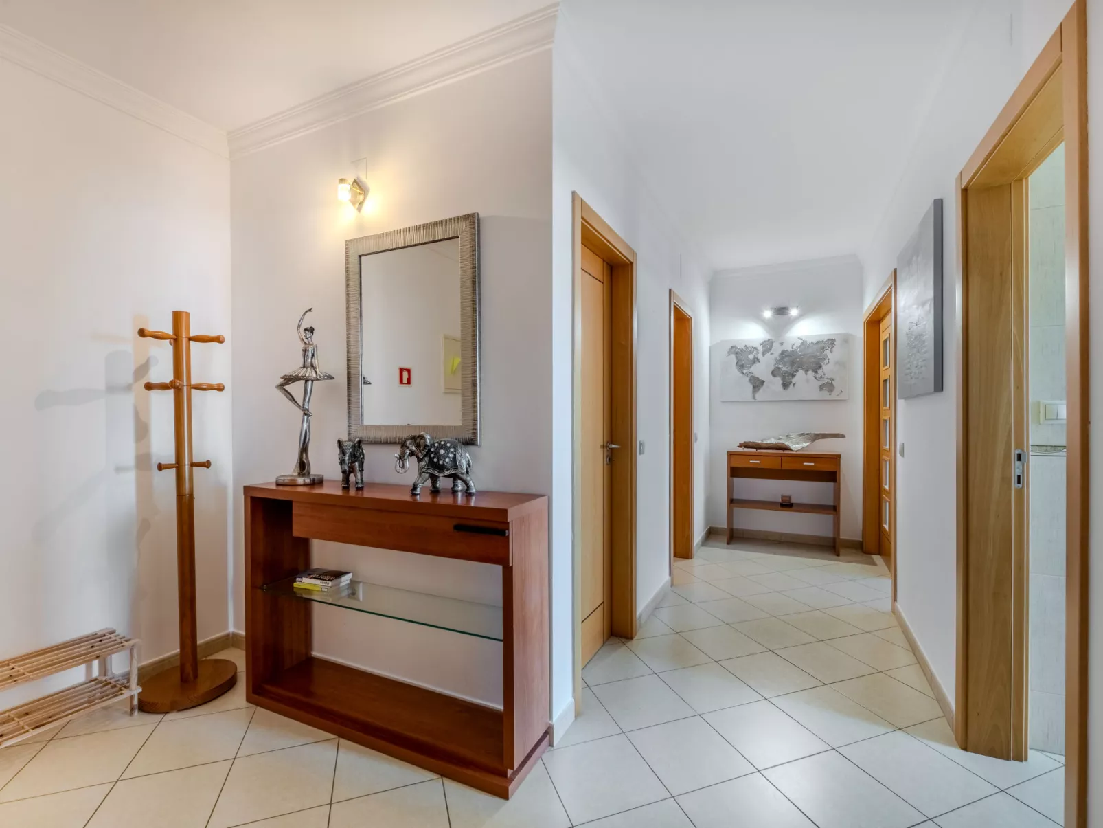 Cristina Inn - Inside