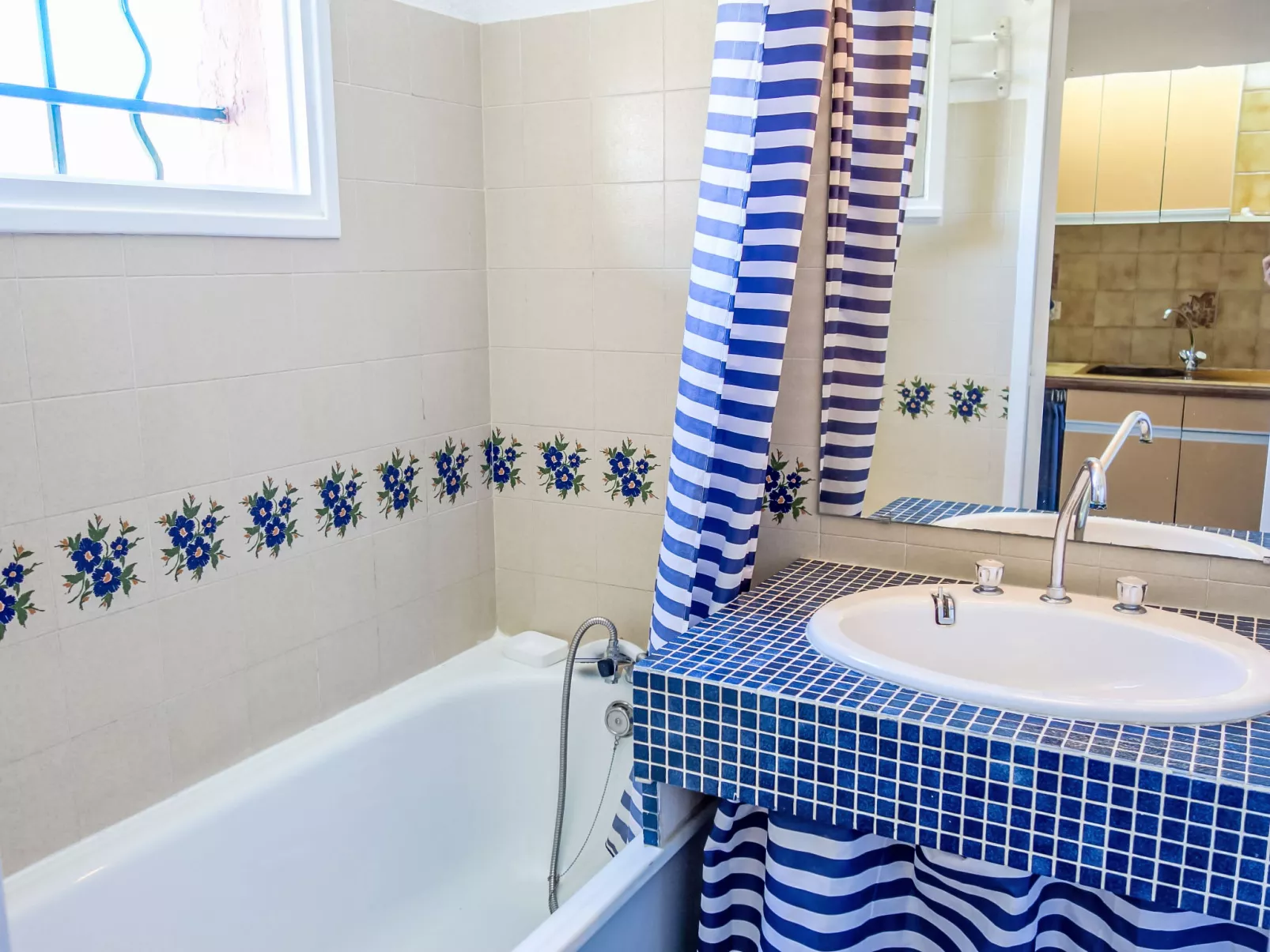 Les Hameaux de l'Ile Rousse - Inside