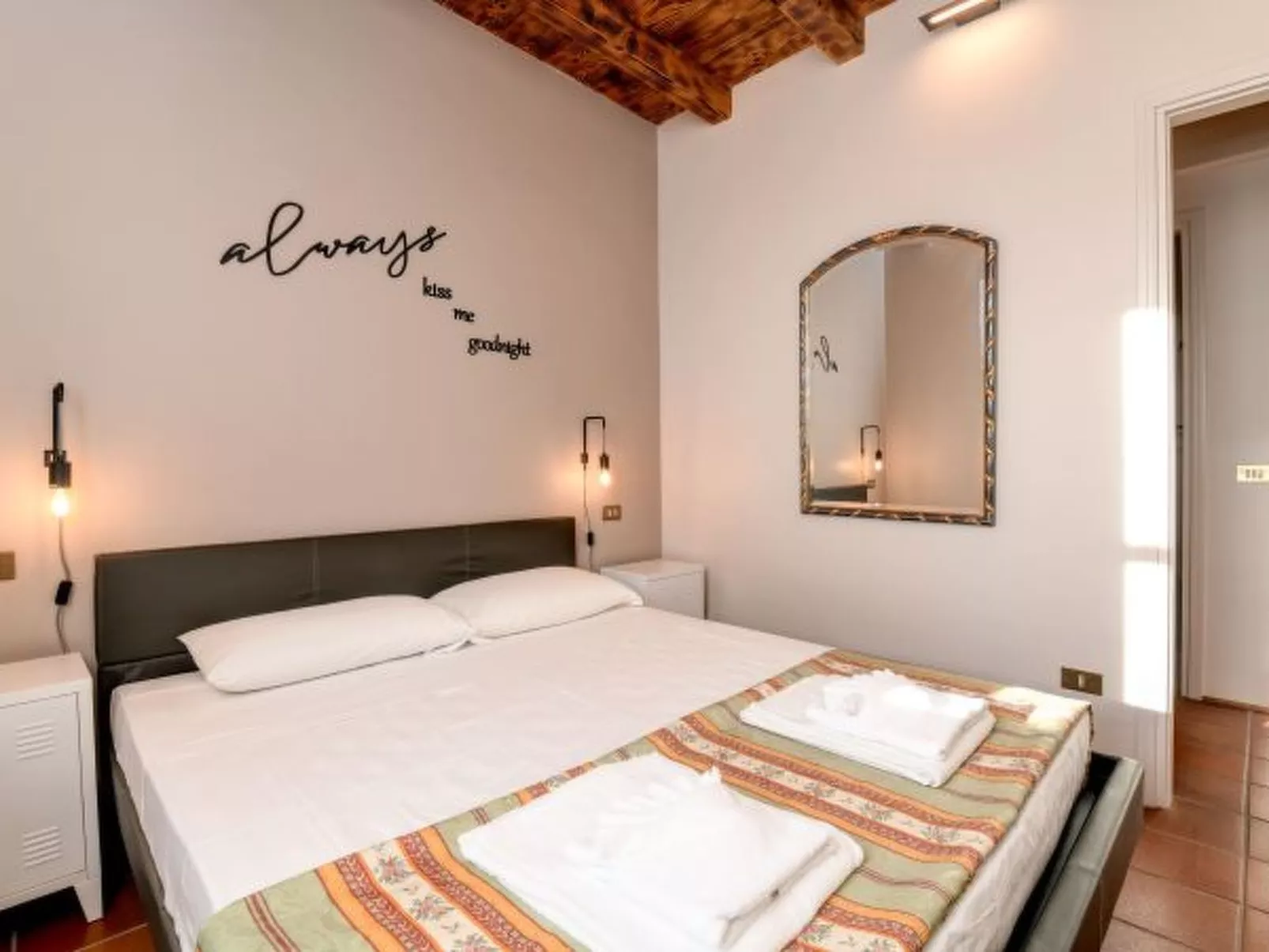 Desenzanoloft Swarovski & Pool - Image-tags.info