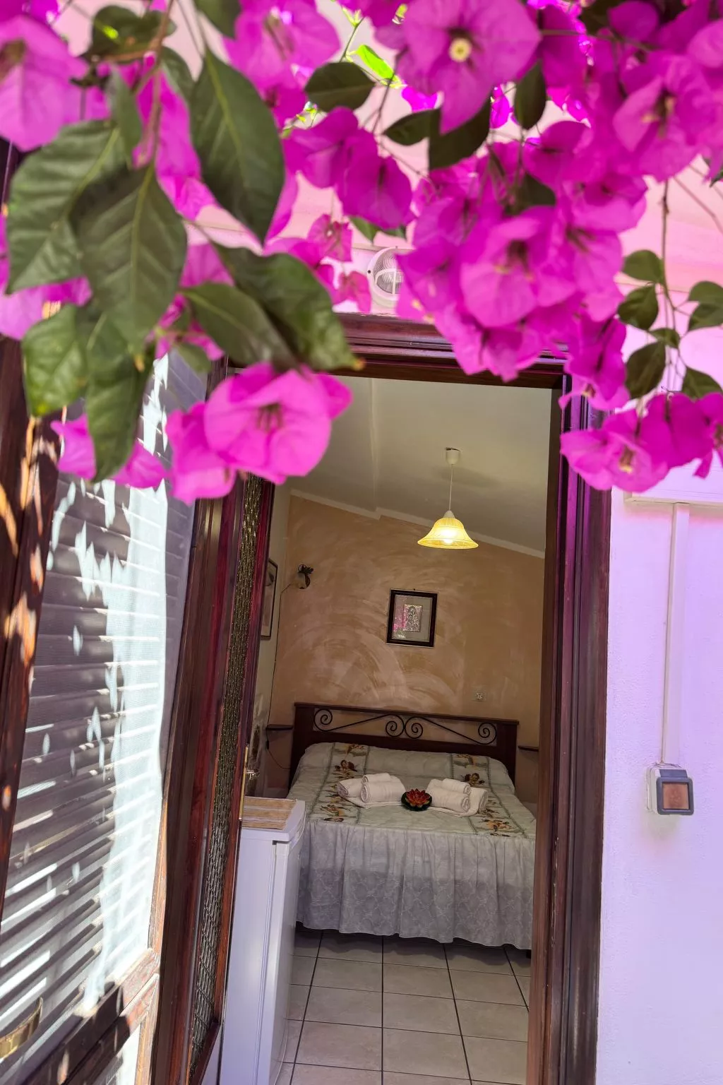 Gästezimmer 'Room' mit Grill - Inside