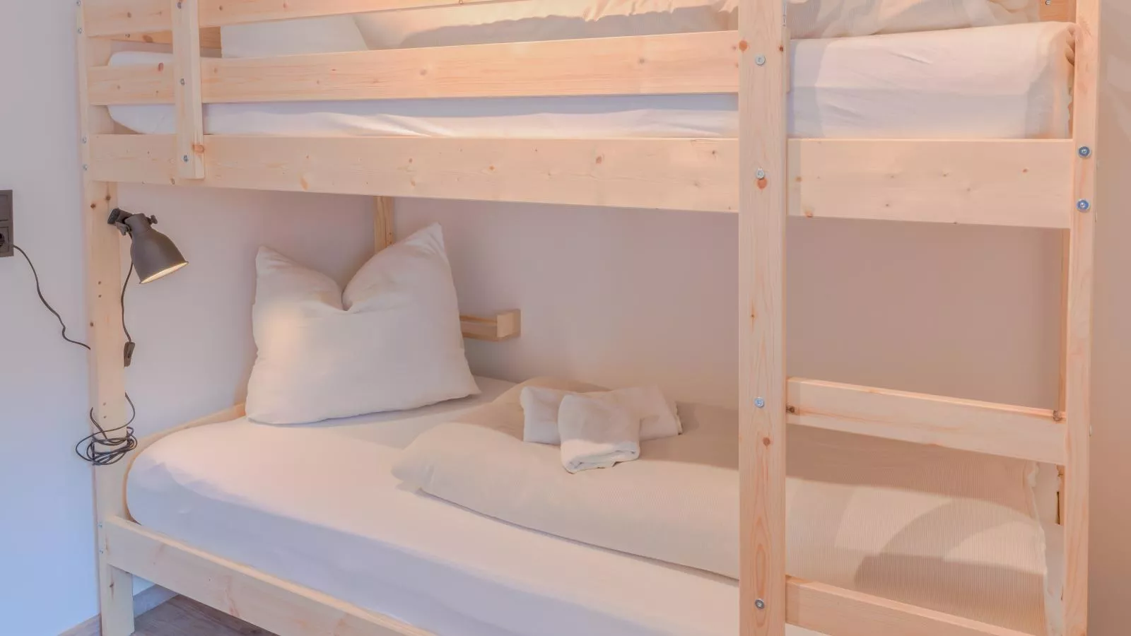 Tirolee Marchegg 2 OG Top 4-Bedroom