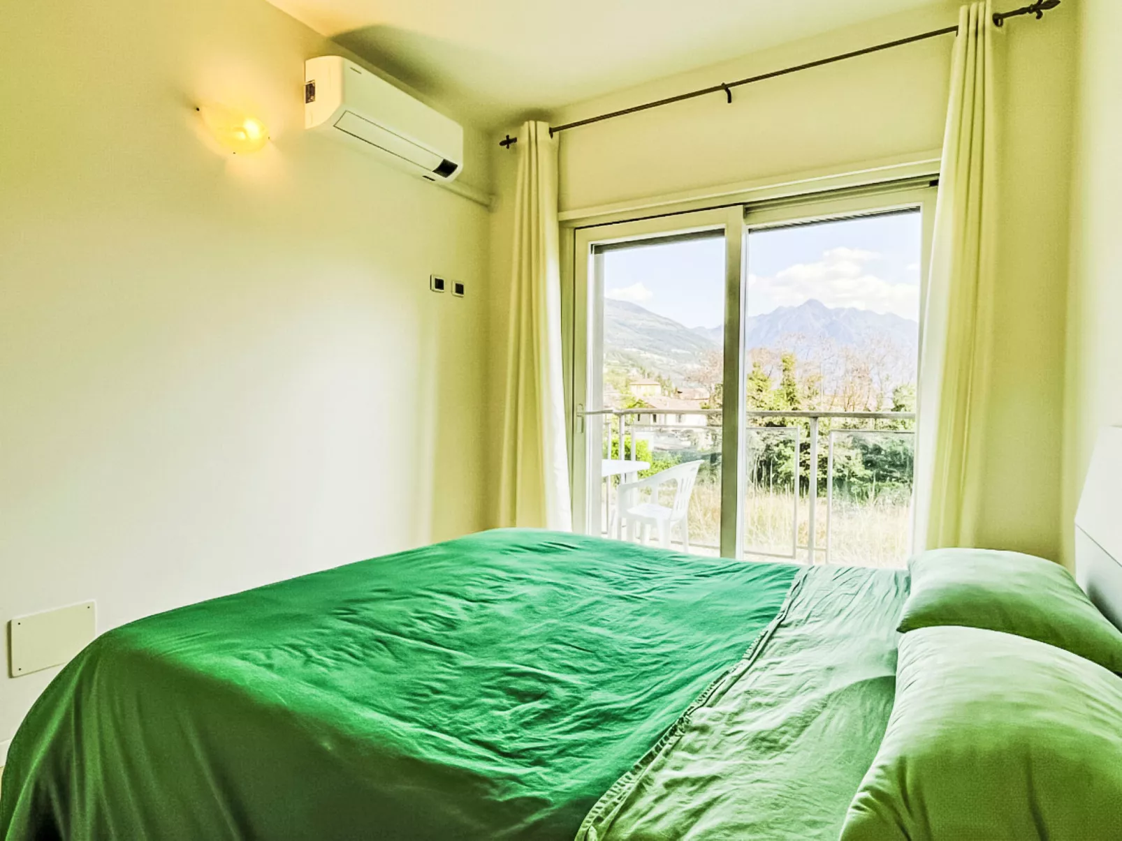 Sole e Fiori - Drinnen