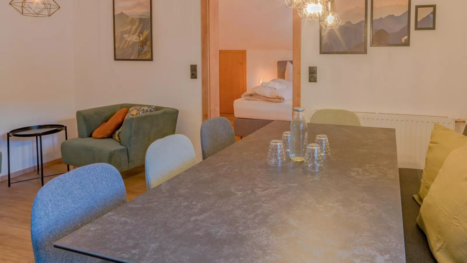 Tirolee Marchegg 2 OG Top 4-Dining room