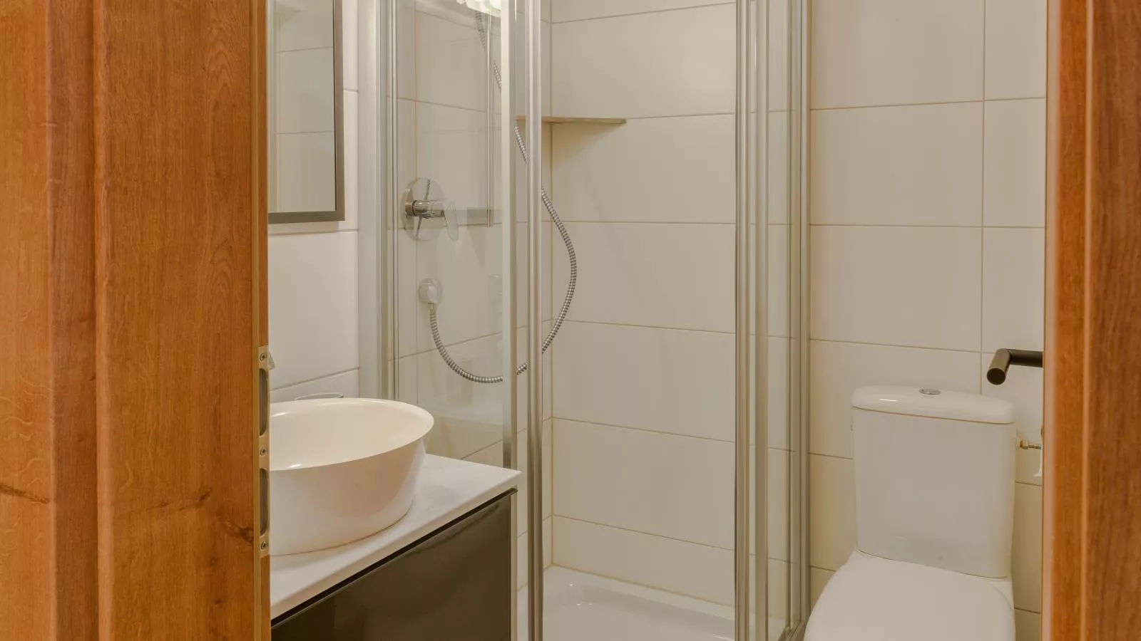 Tirolee Marchegg 2 OG Top 4-Bathroom