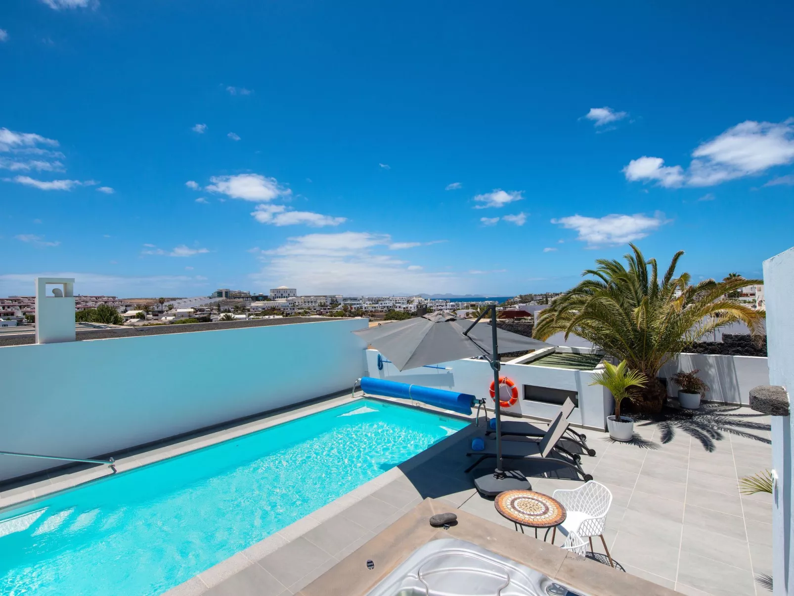 Mit Whirlpool - Draußen