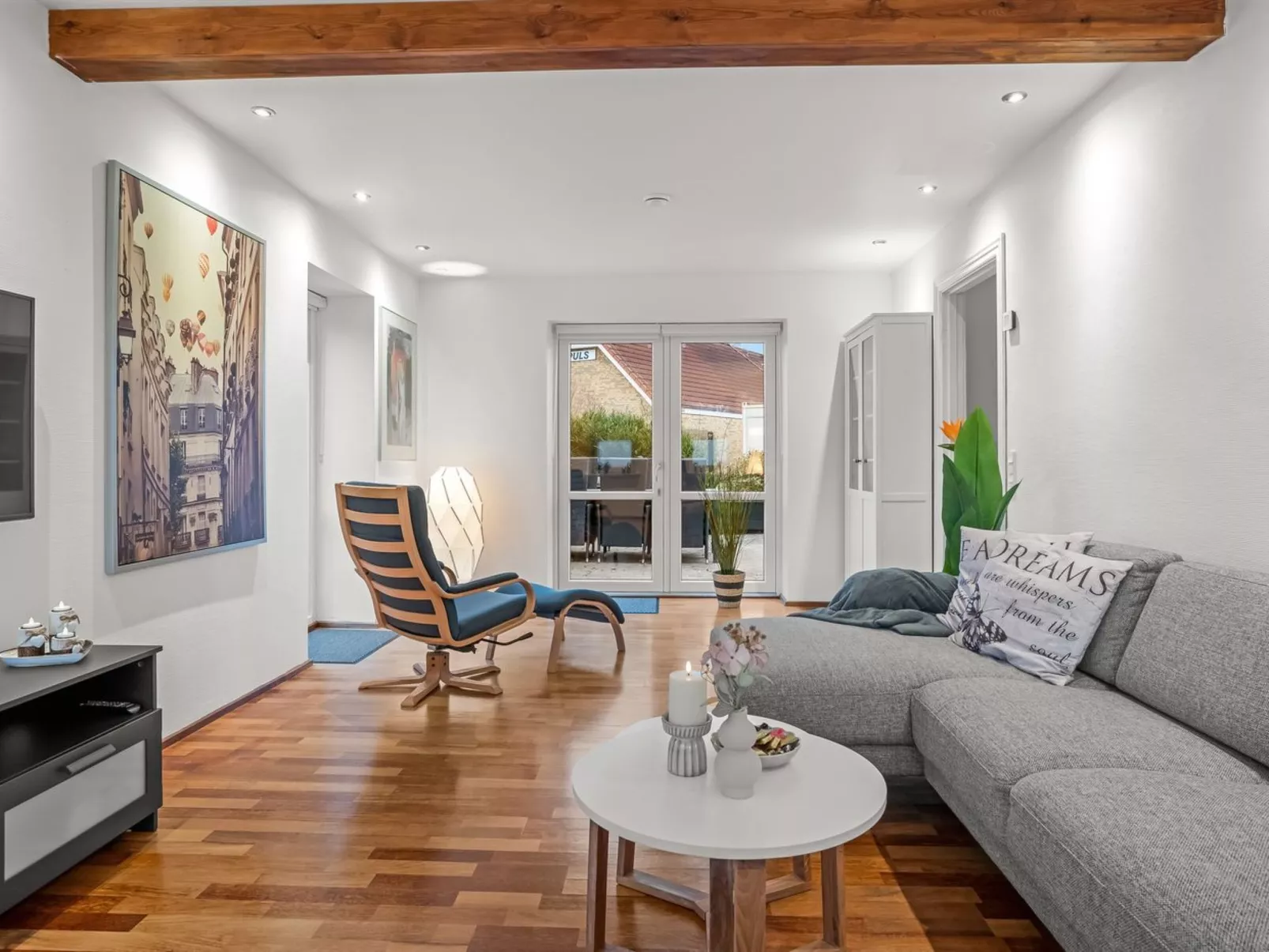 "Elene" -  from the sea - Dedans