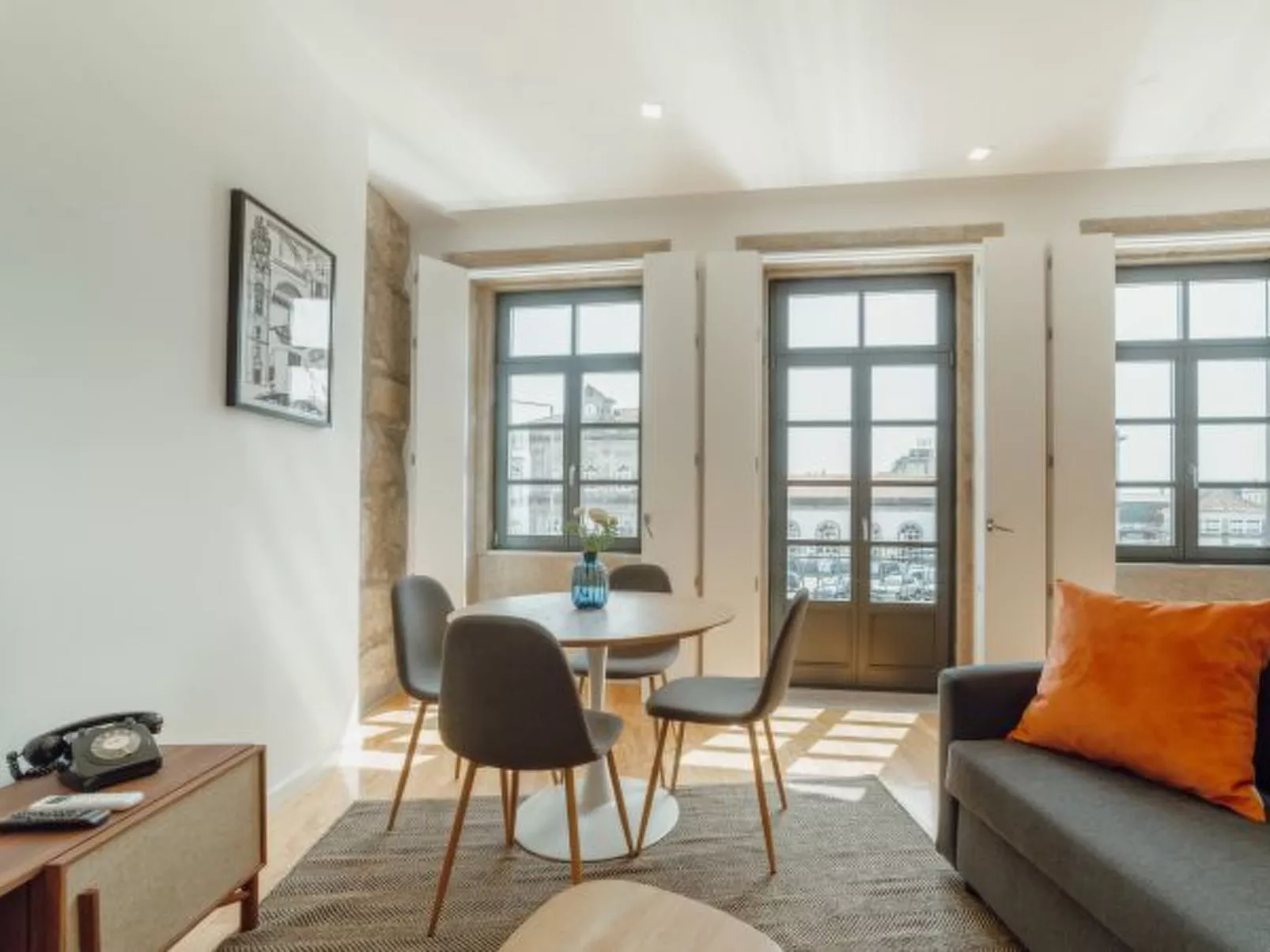 COURTYARD OPORTO DESIGN APARTMENT B - Drinnen