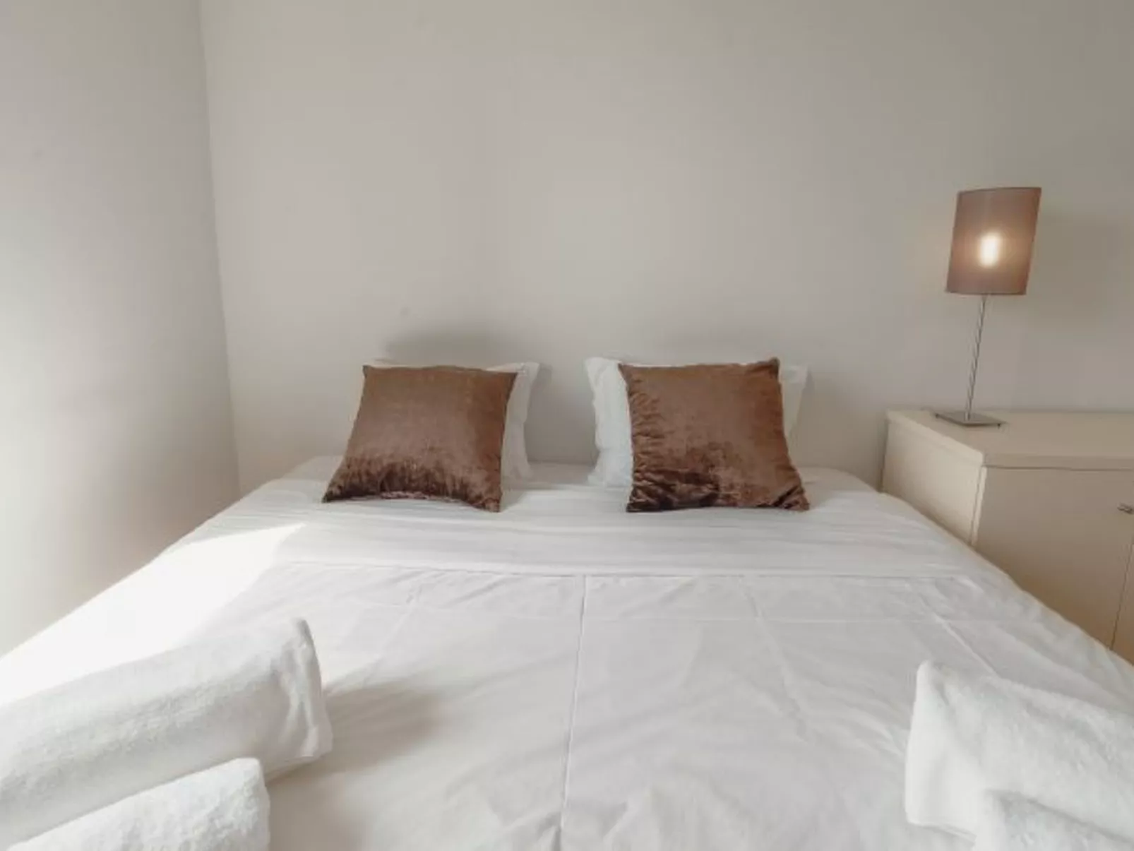 DOWNTOWN GRAND TOWER VIEW by VACATIONY - Inside