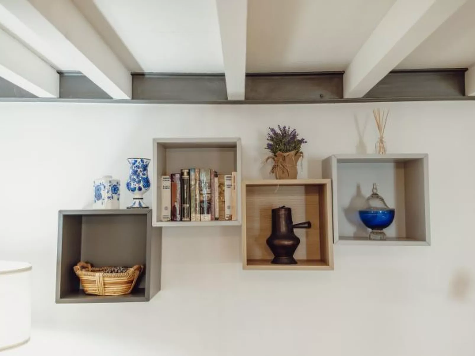 MEZZANINE STYLISH APARTMENT H by VACATIONY - Inside