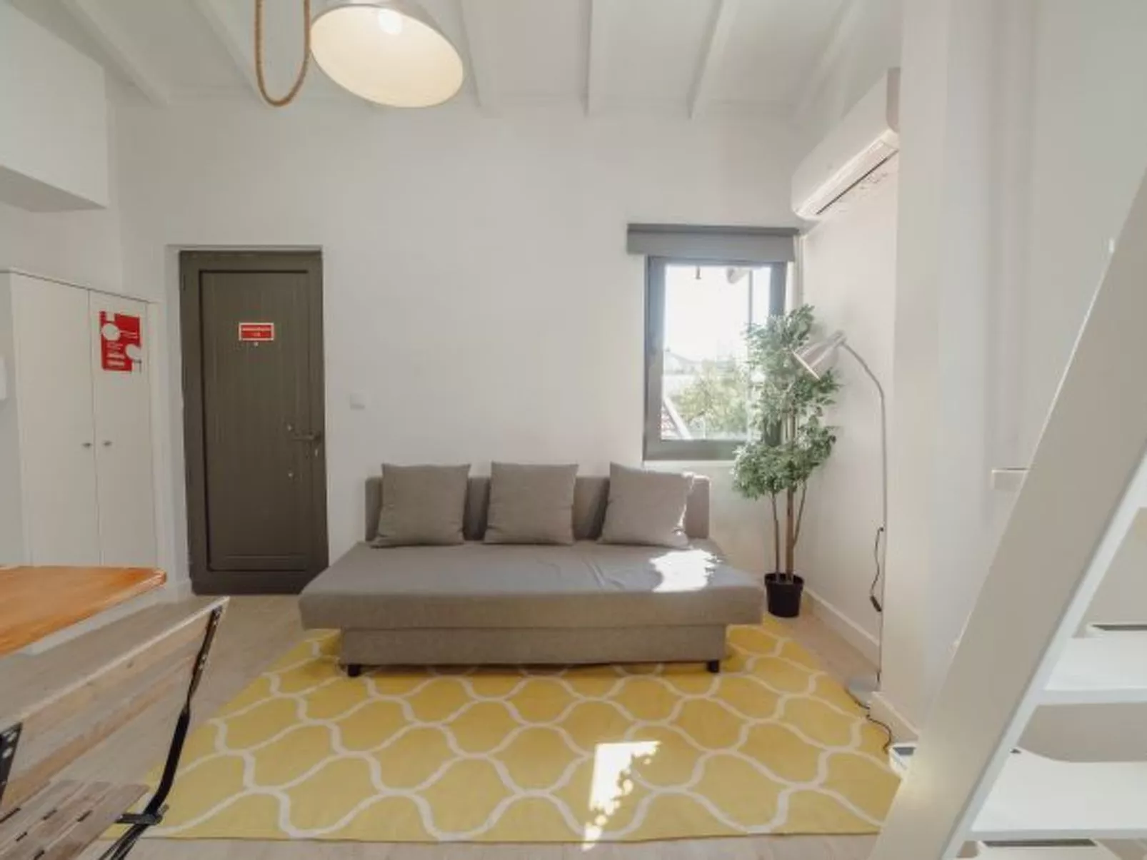 MEZZANINE STYLISH APARTMENT P by VACATIONY - Inside