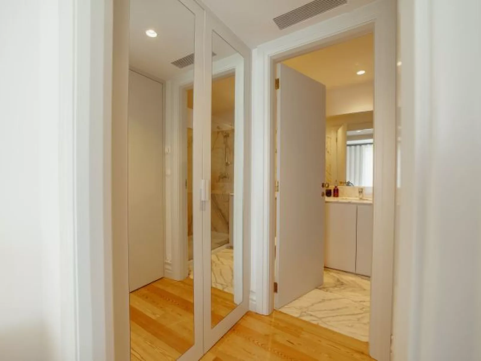 DOWNTOWN PENTHOUSE with RIVER VIEW by VACATIONY - Inside