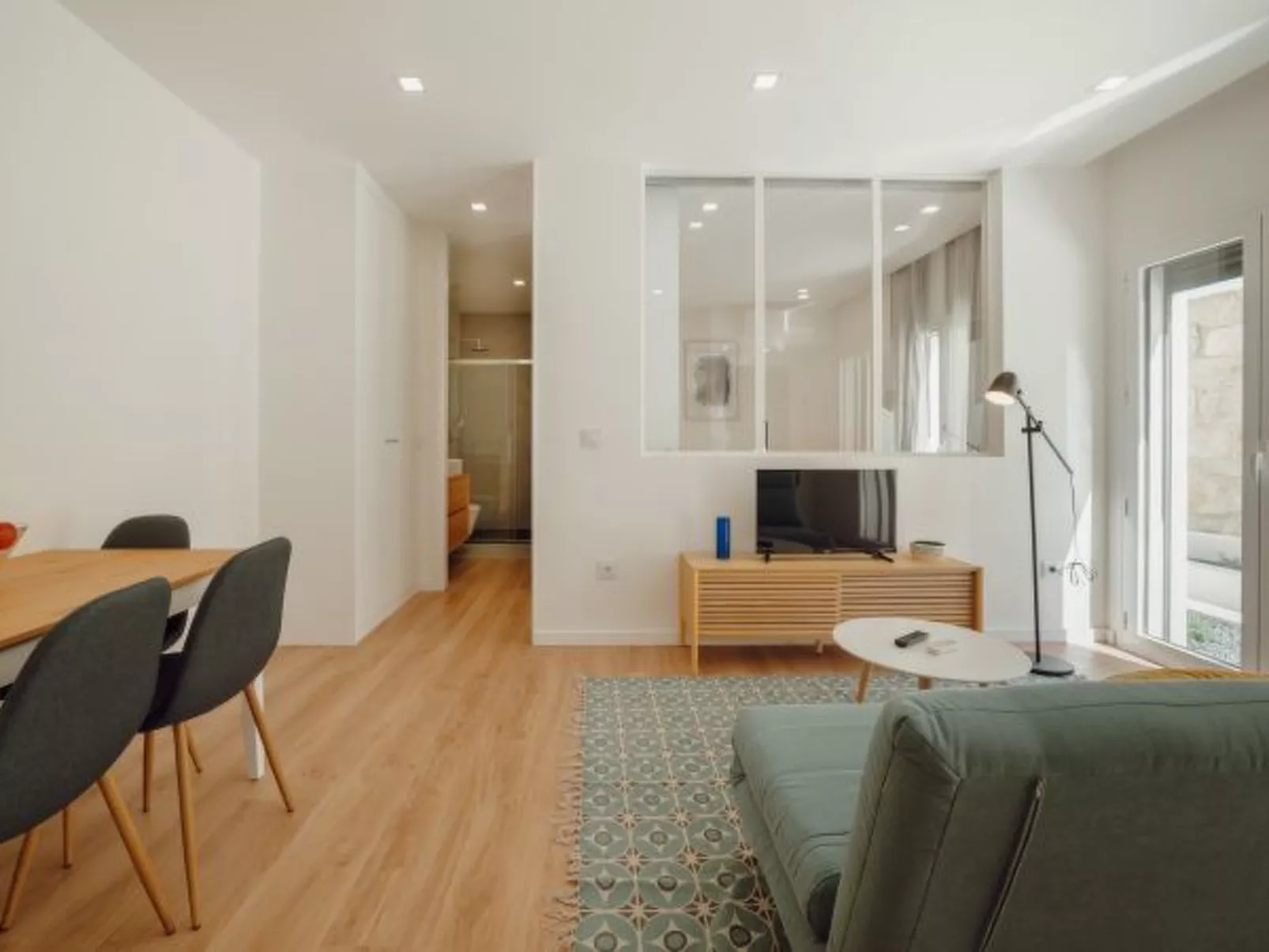 COURTYARD OPORTO DESIGN APARTMENT H - Inside